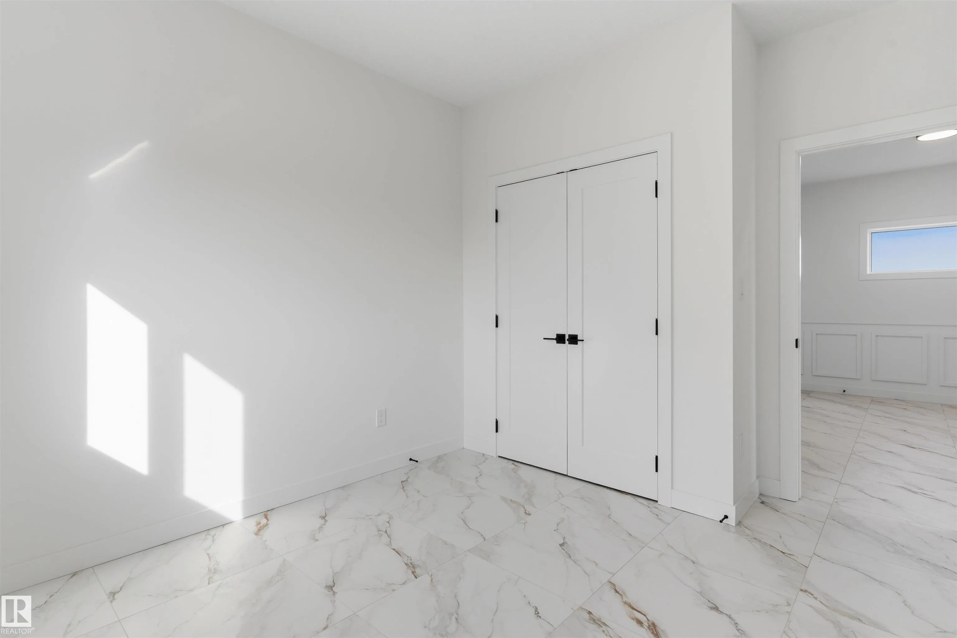4282 Charles Close