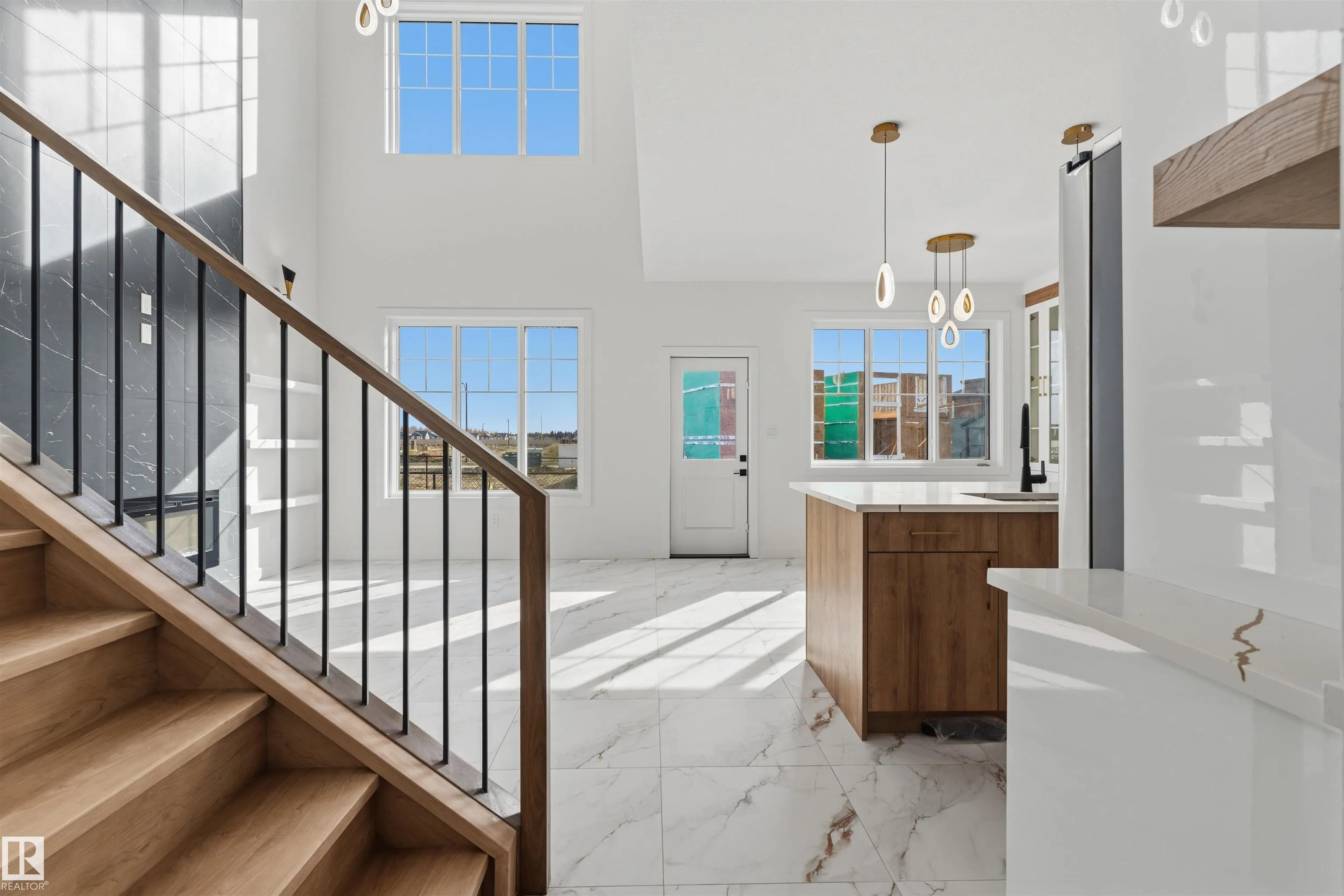 4282 Charles Close