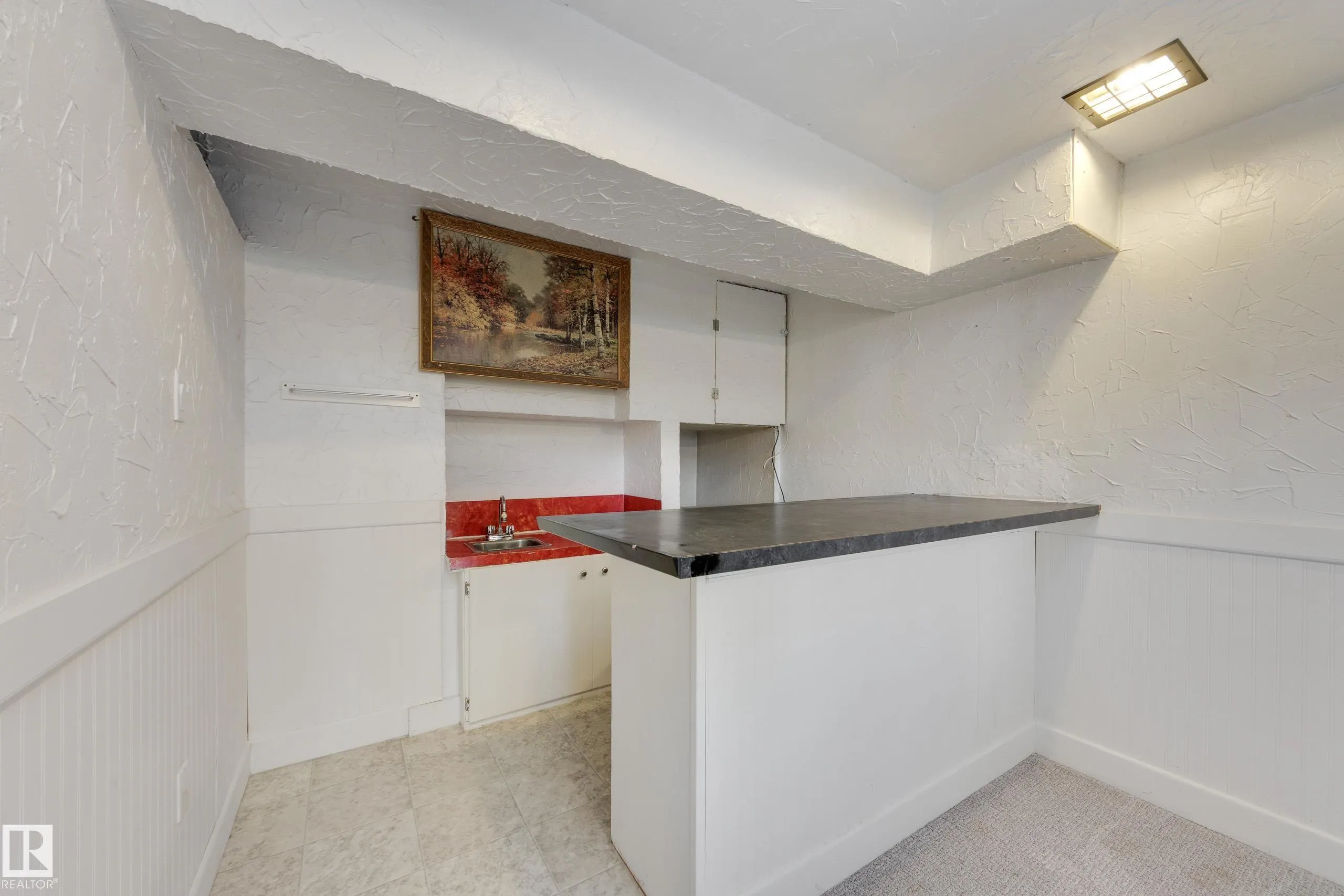 22 FALCON Crescent