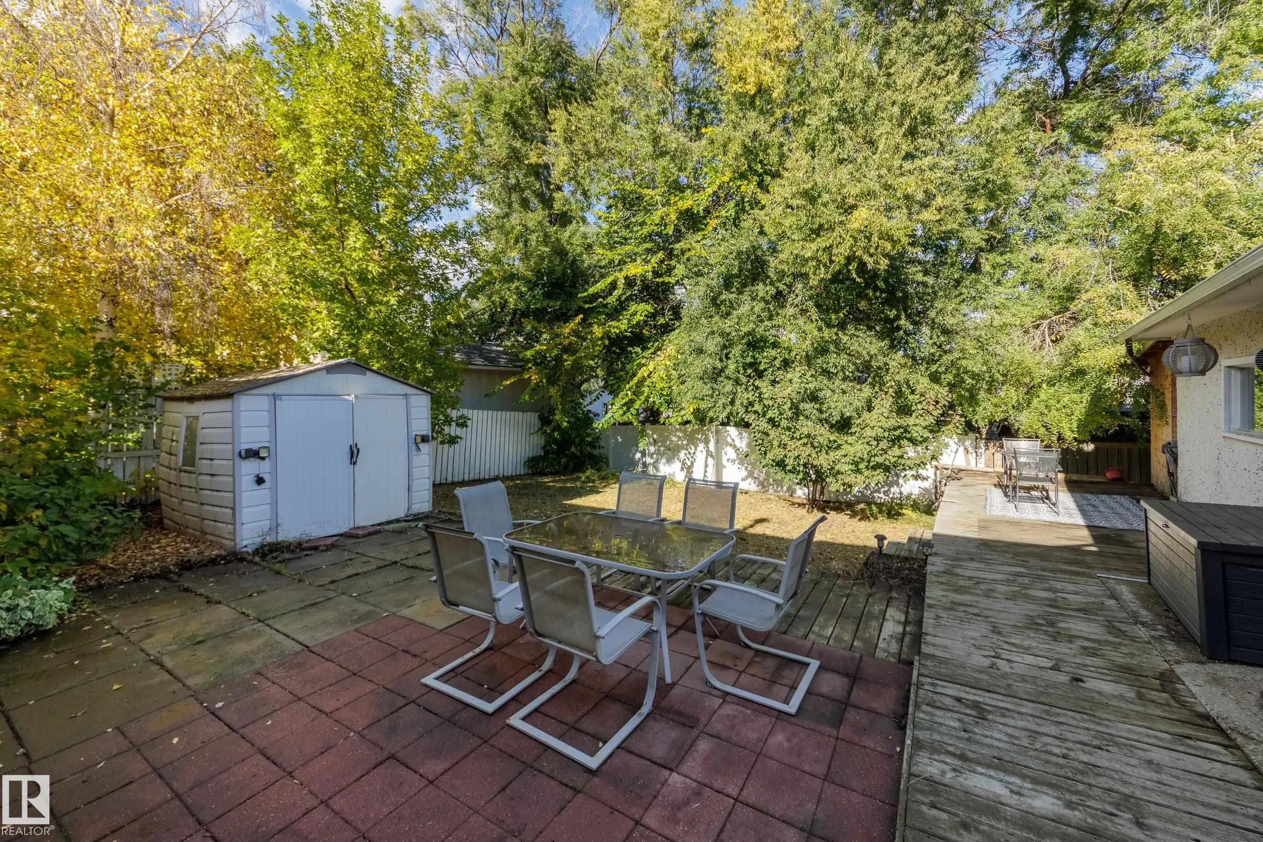 22 FALCON Crescent