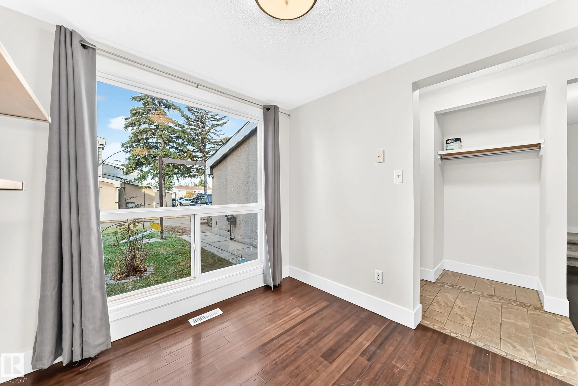 246 Grandin Village