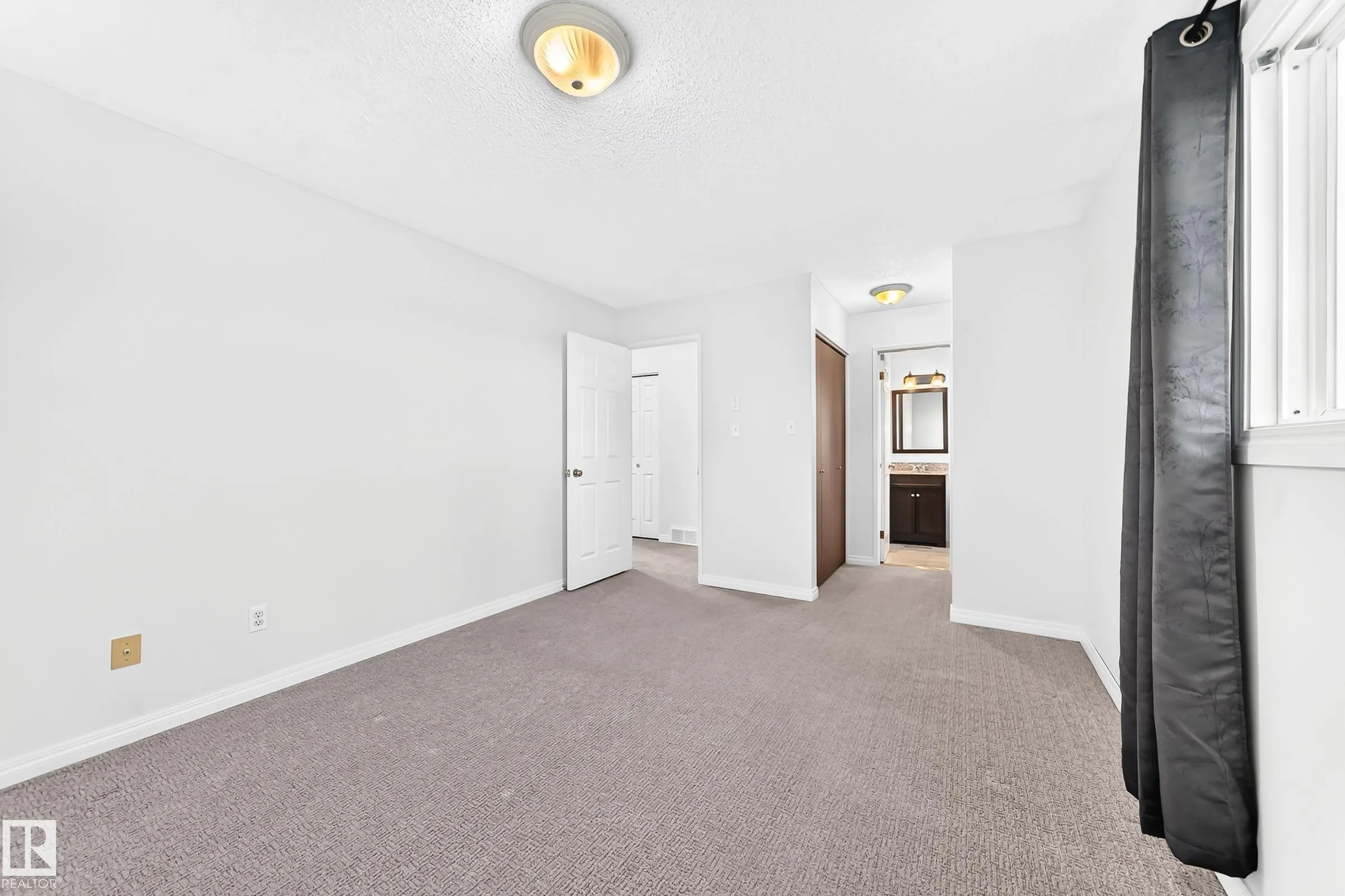 246 Grandin Village