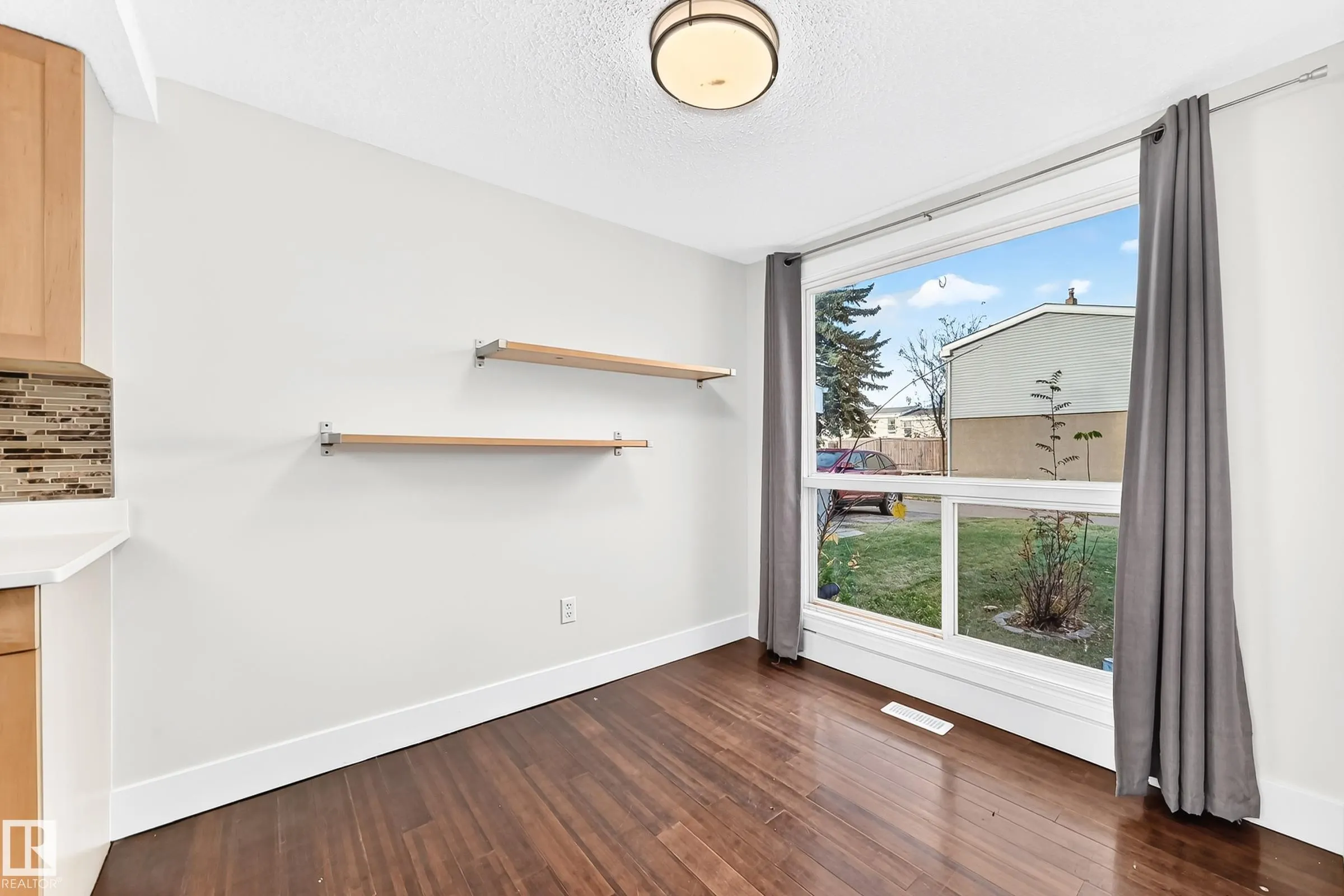 246 Grandin Village