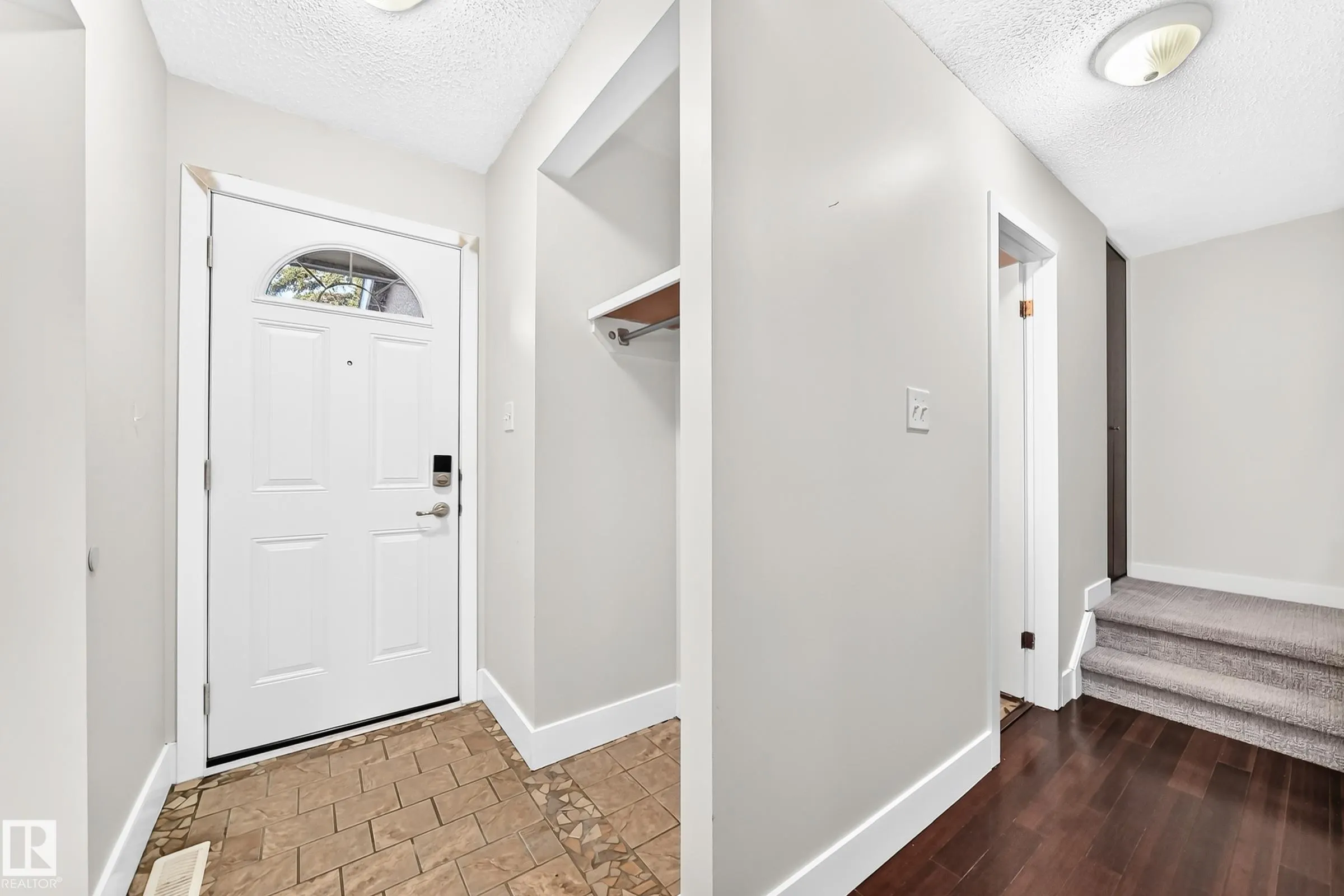 246 Grandin Village