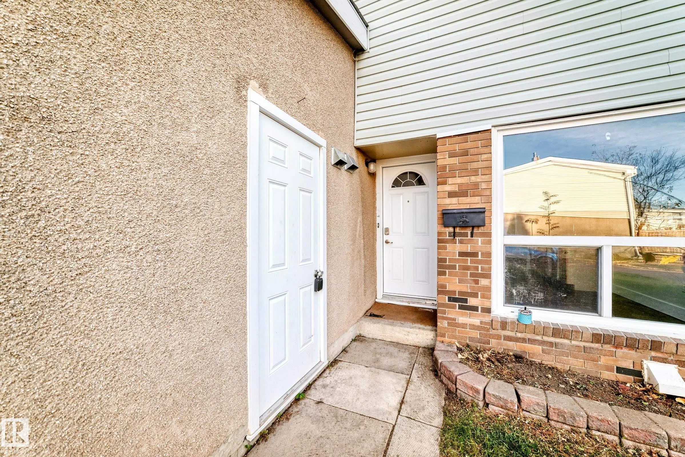 246 Grandin Village