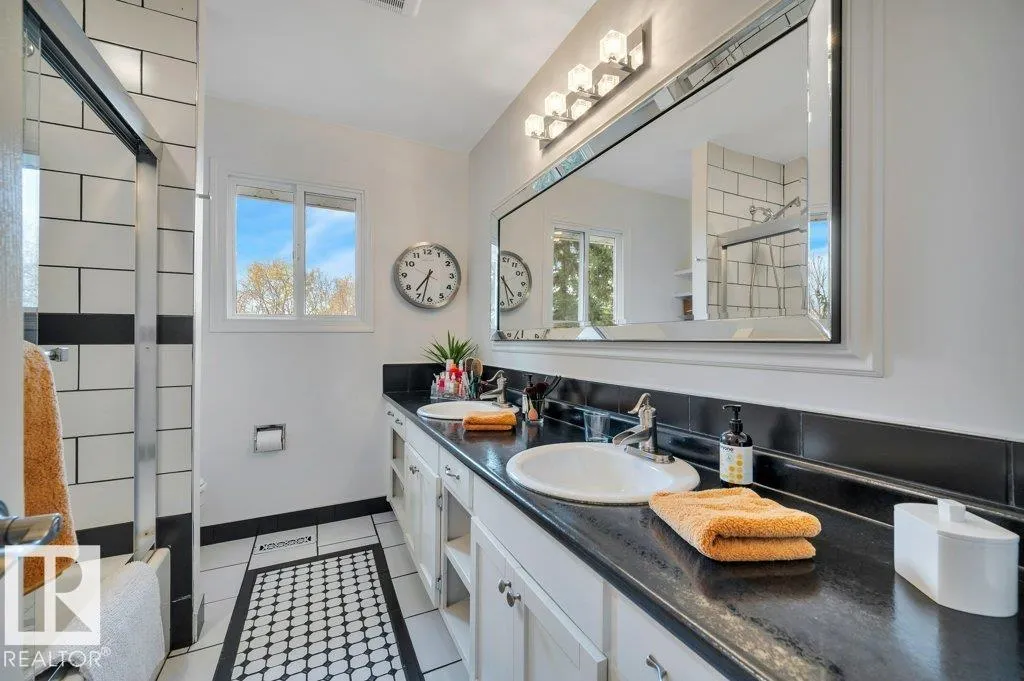 34 LAFONDE Crescent