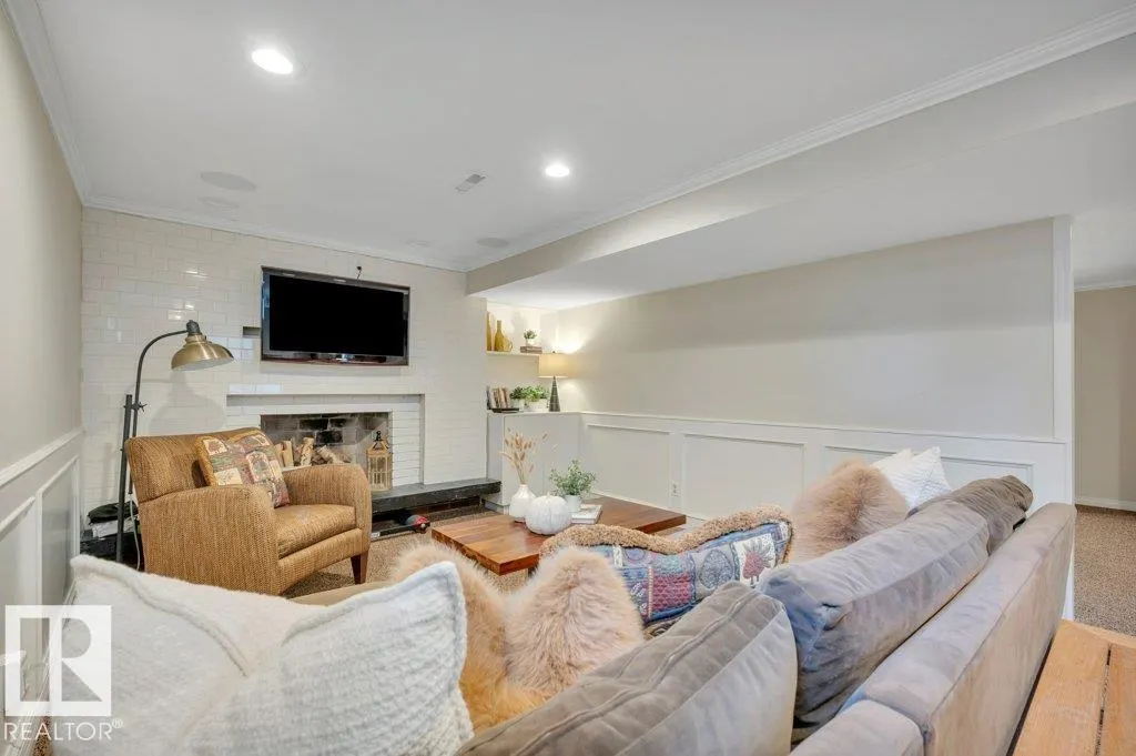 34 LAFONDE Crescent
