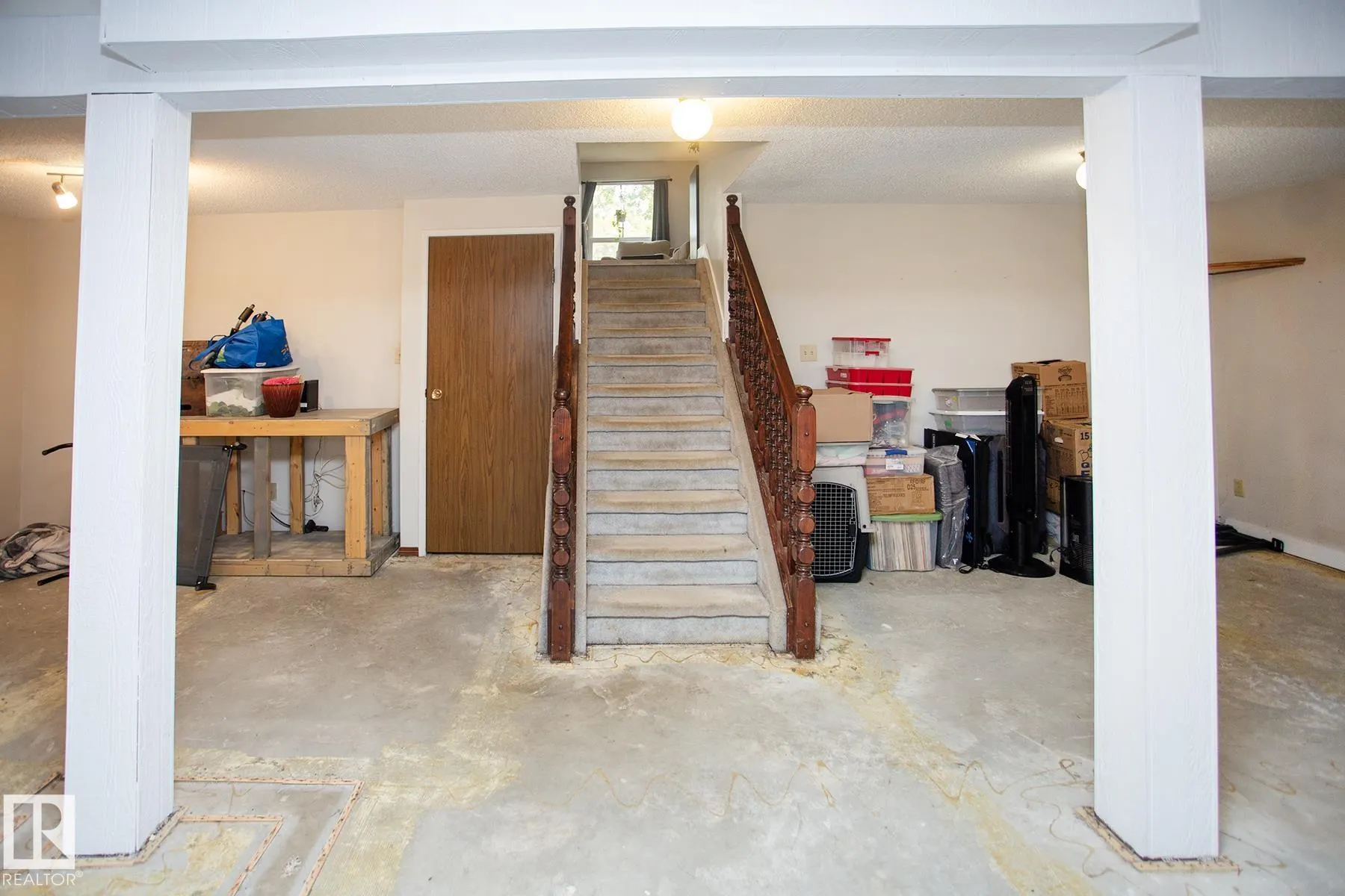 8 ASH Crescent