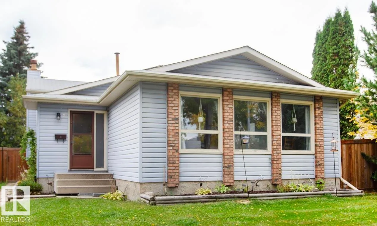 8 ASH Crescent