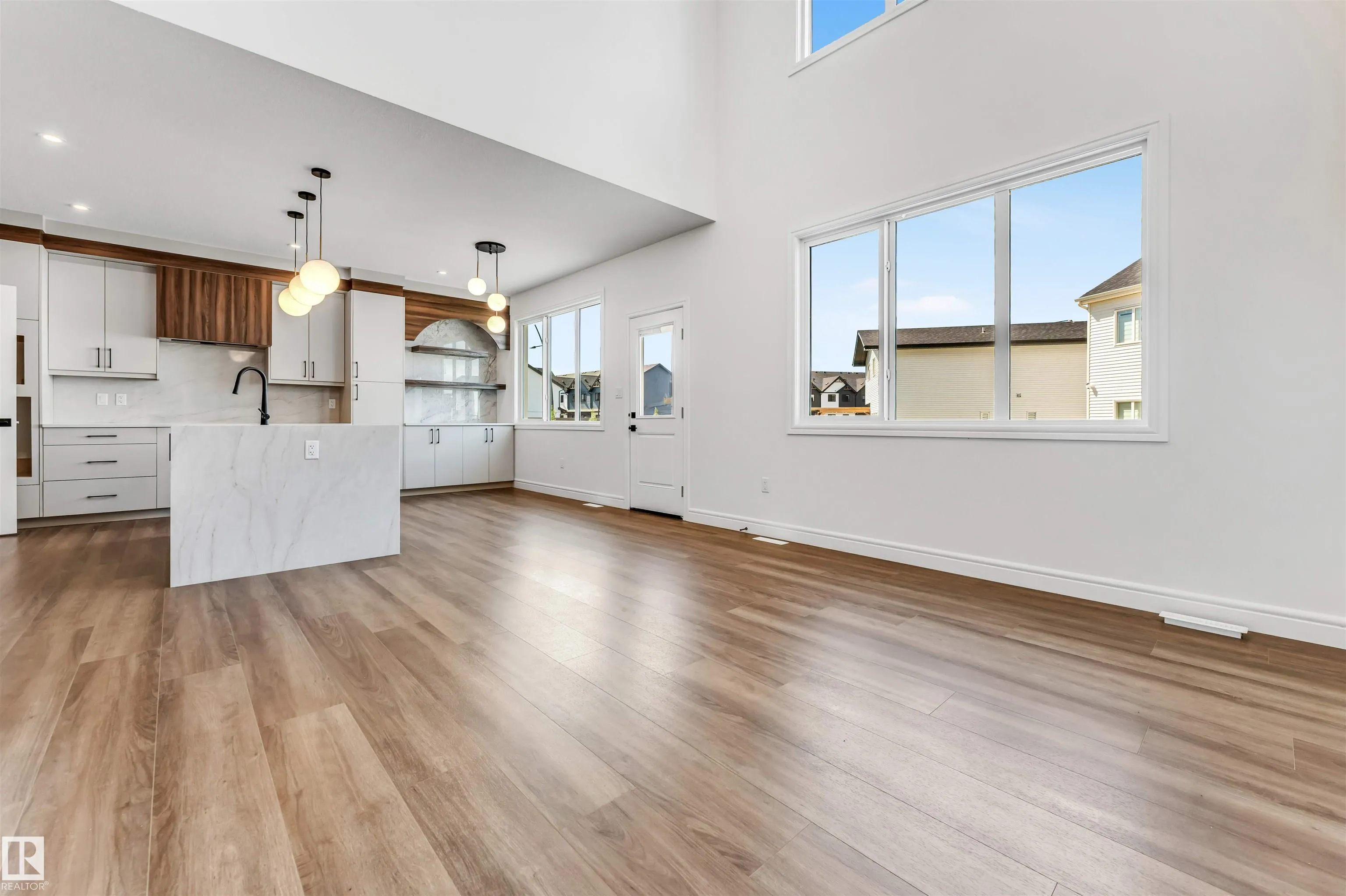 19420 25 Ave