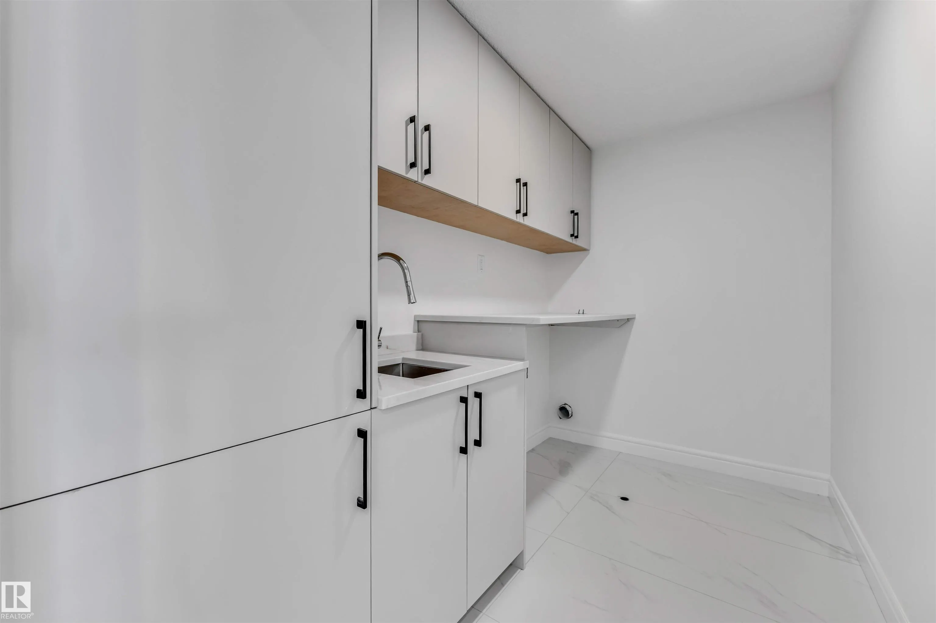 19420 25 Ave