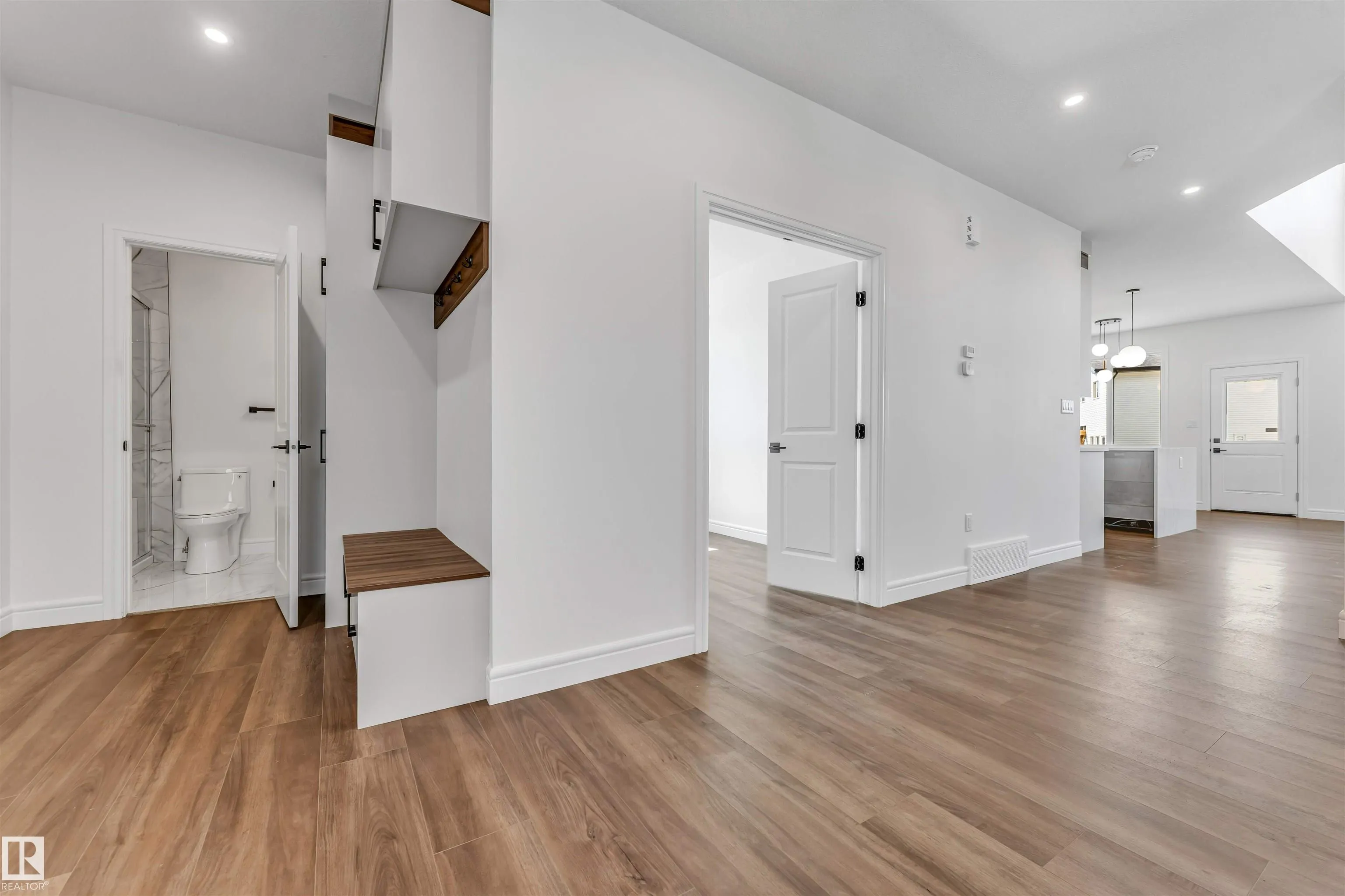 19420 25 Ave