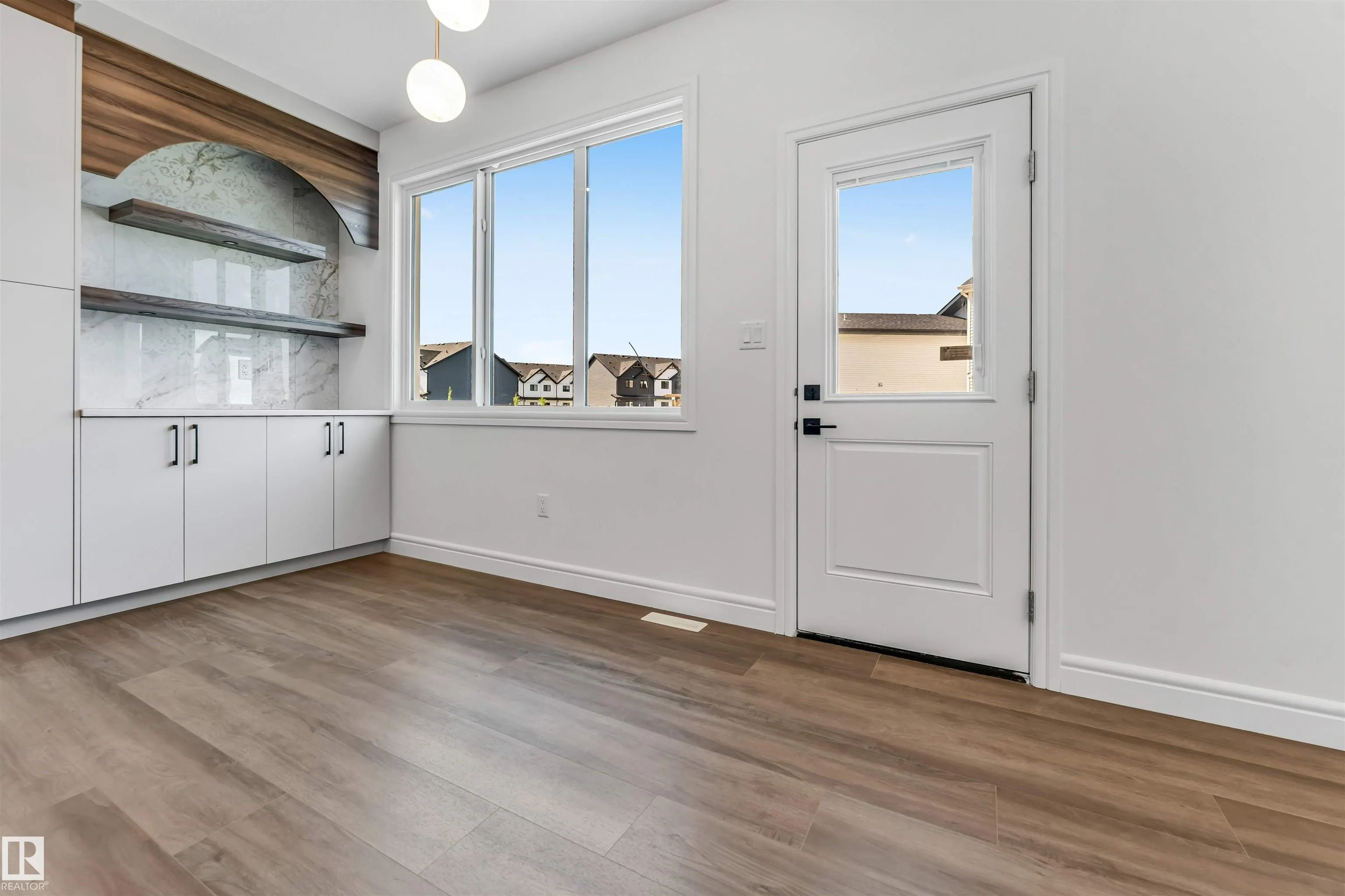19420 25 Ave