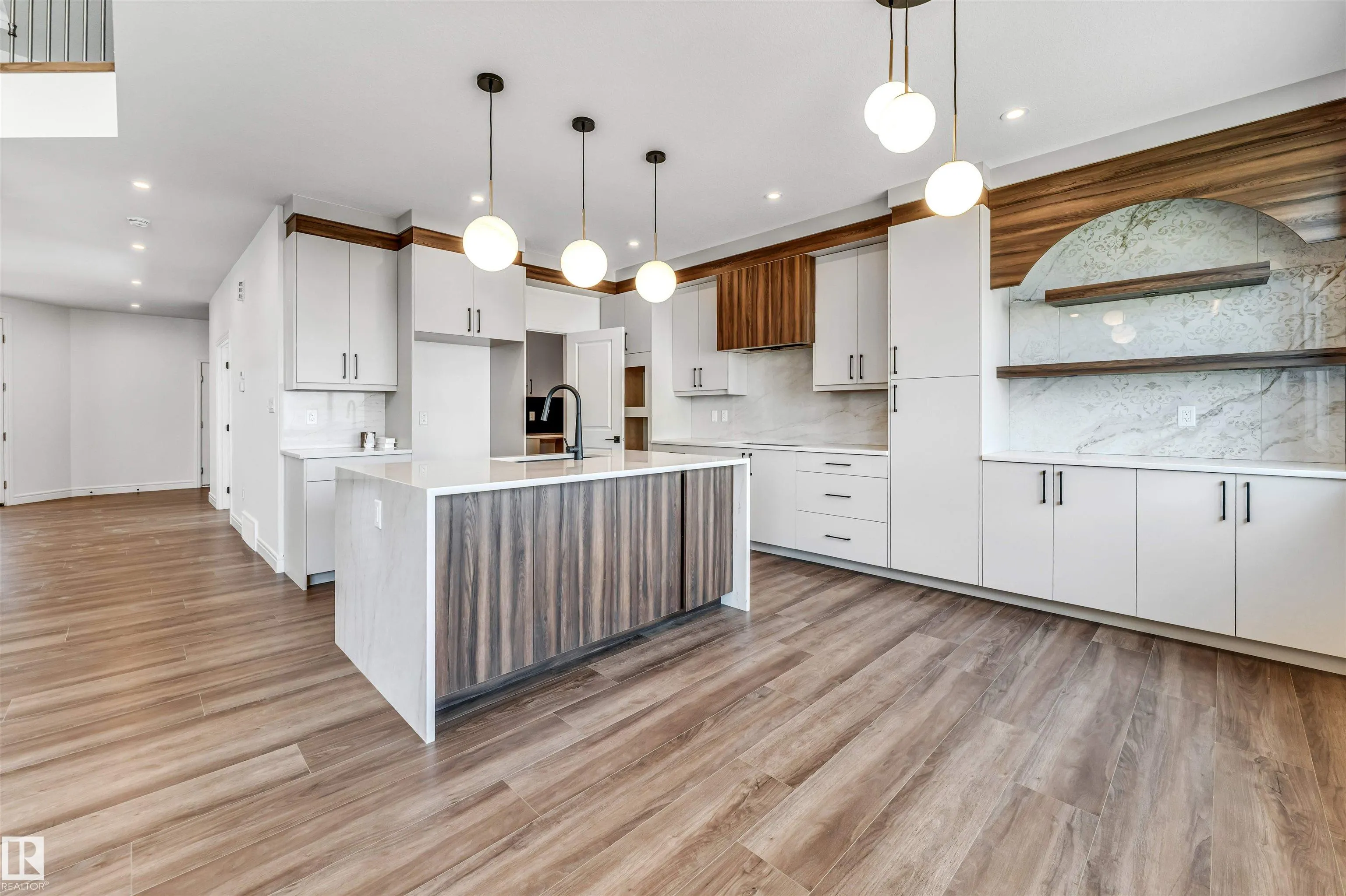 19420 25 Ave