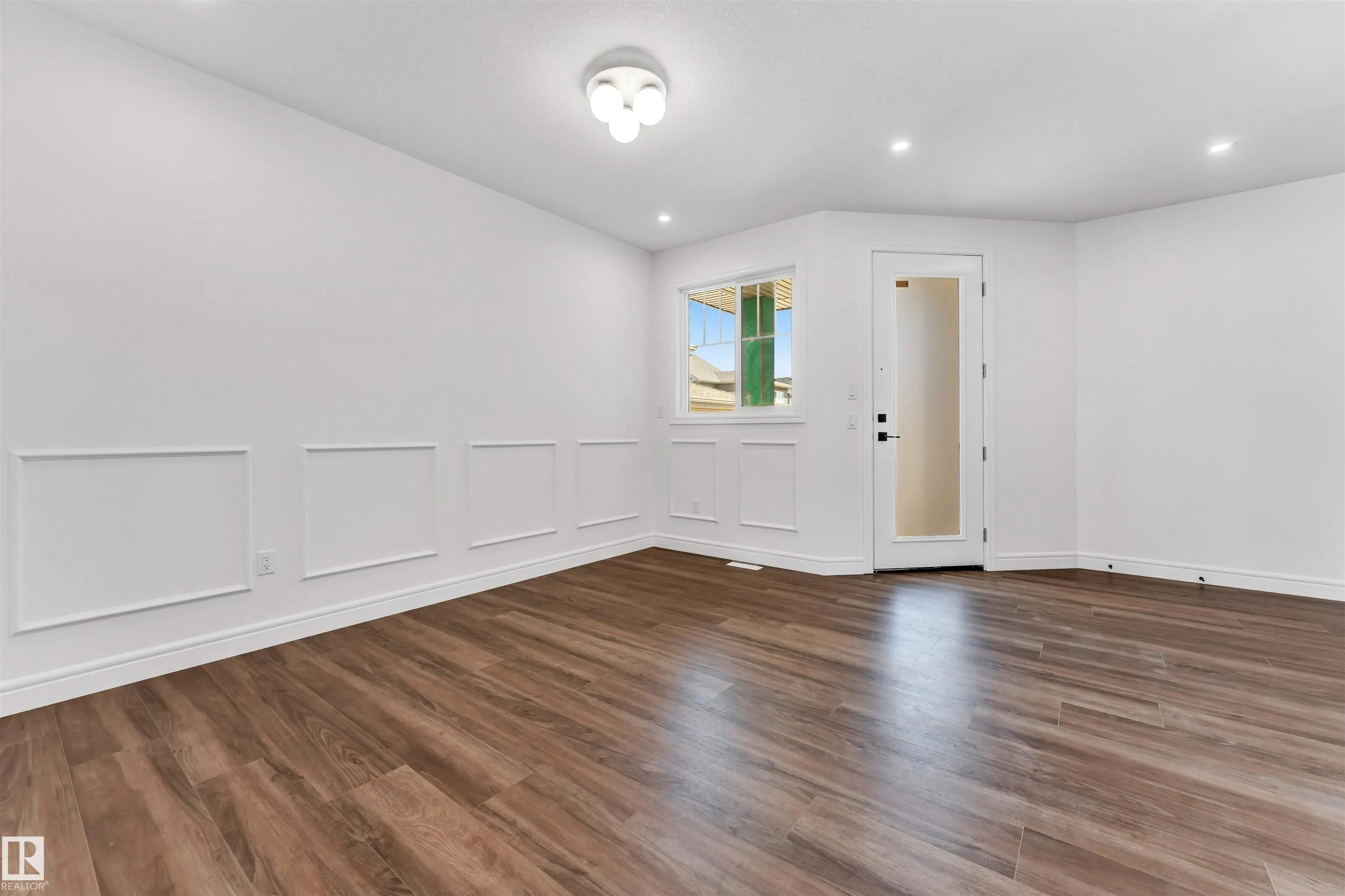 19420 25 Ave