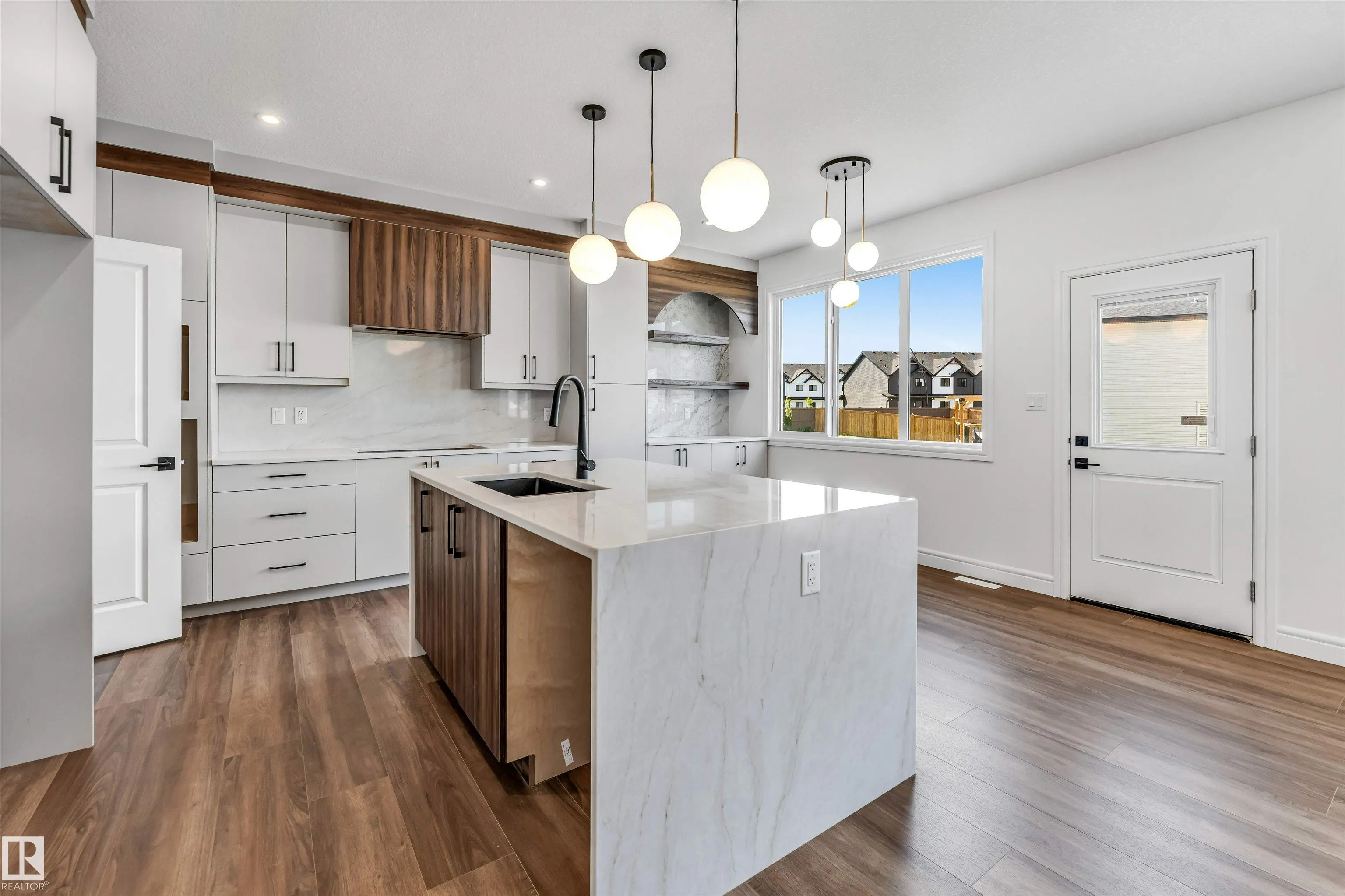 19420 25 Ave