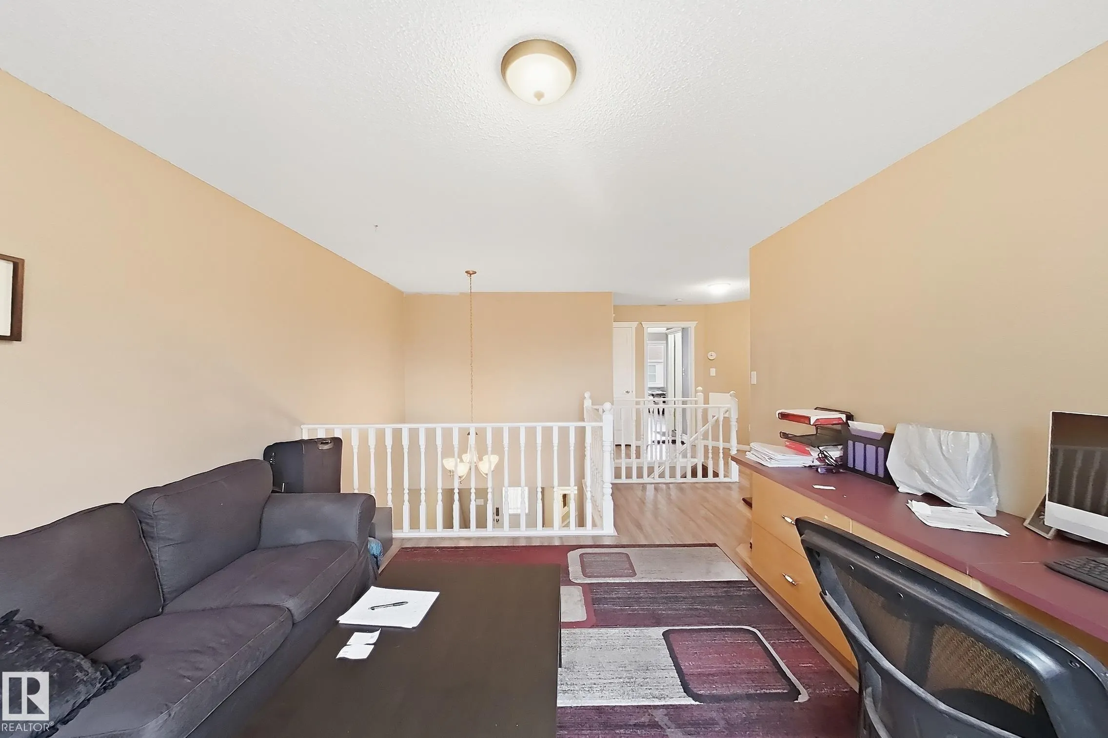 4 1920 Millwoods RD E