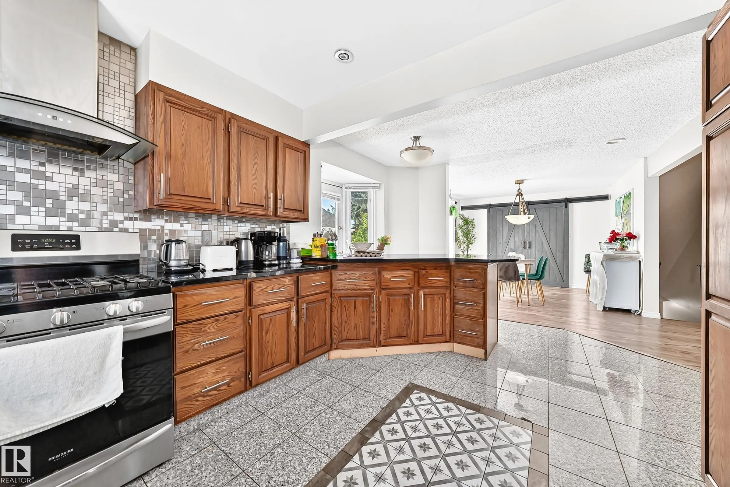 92 HOWSON Crescent