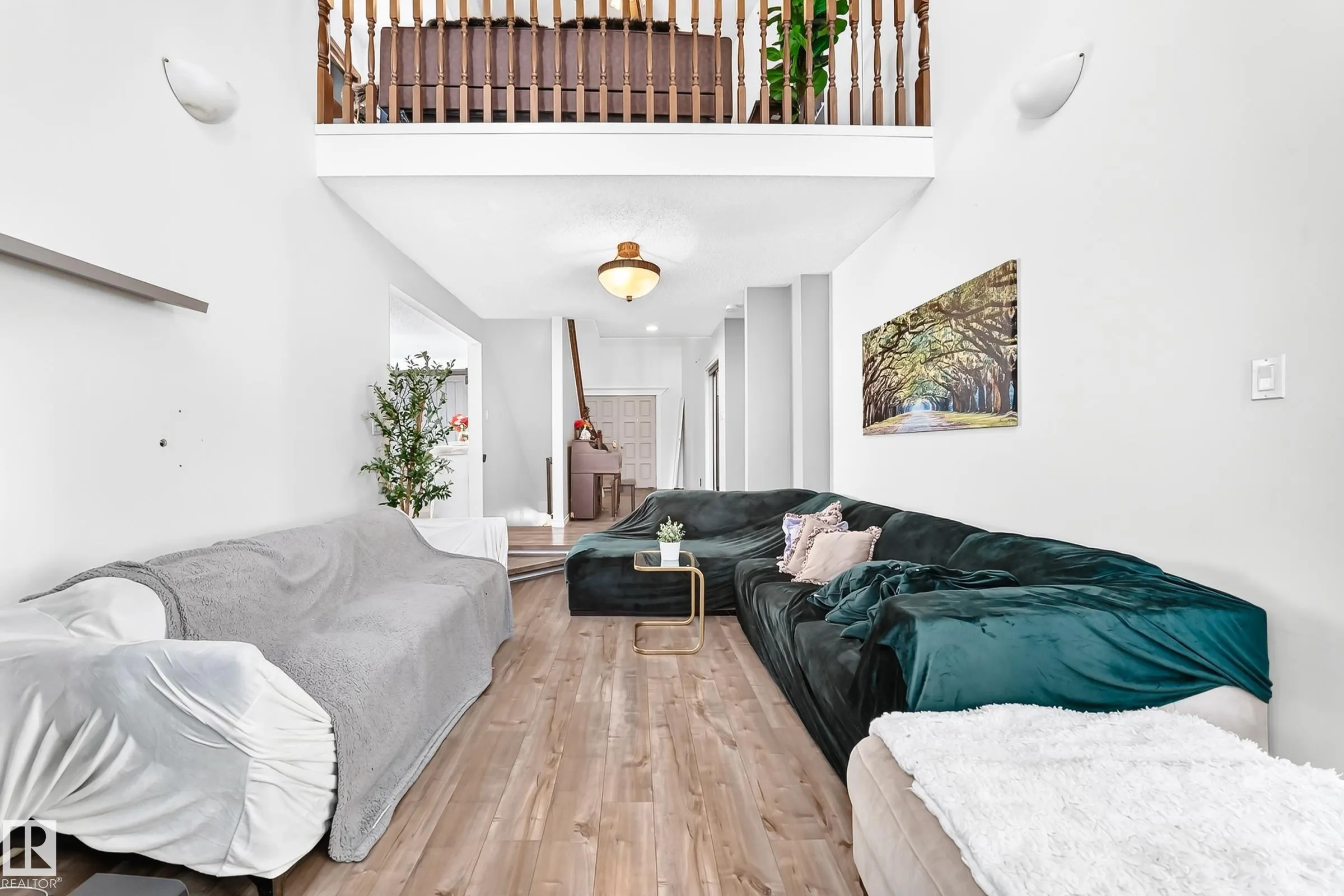92 HOWSON Crescent