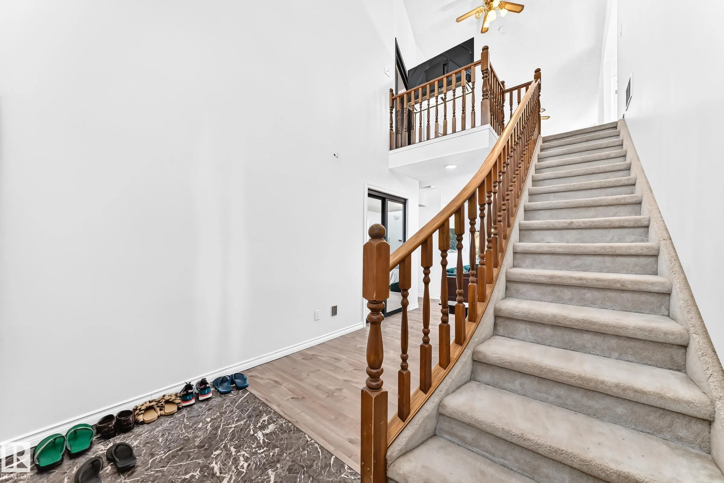 92 HOWSON Crescent