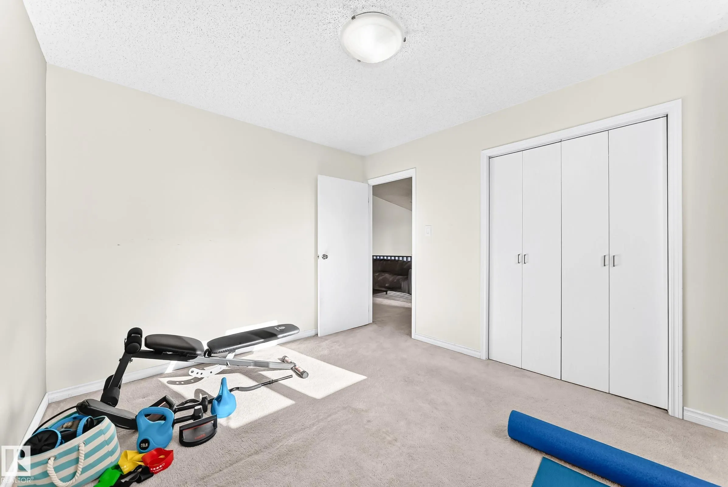 92 HOWSON Crescent