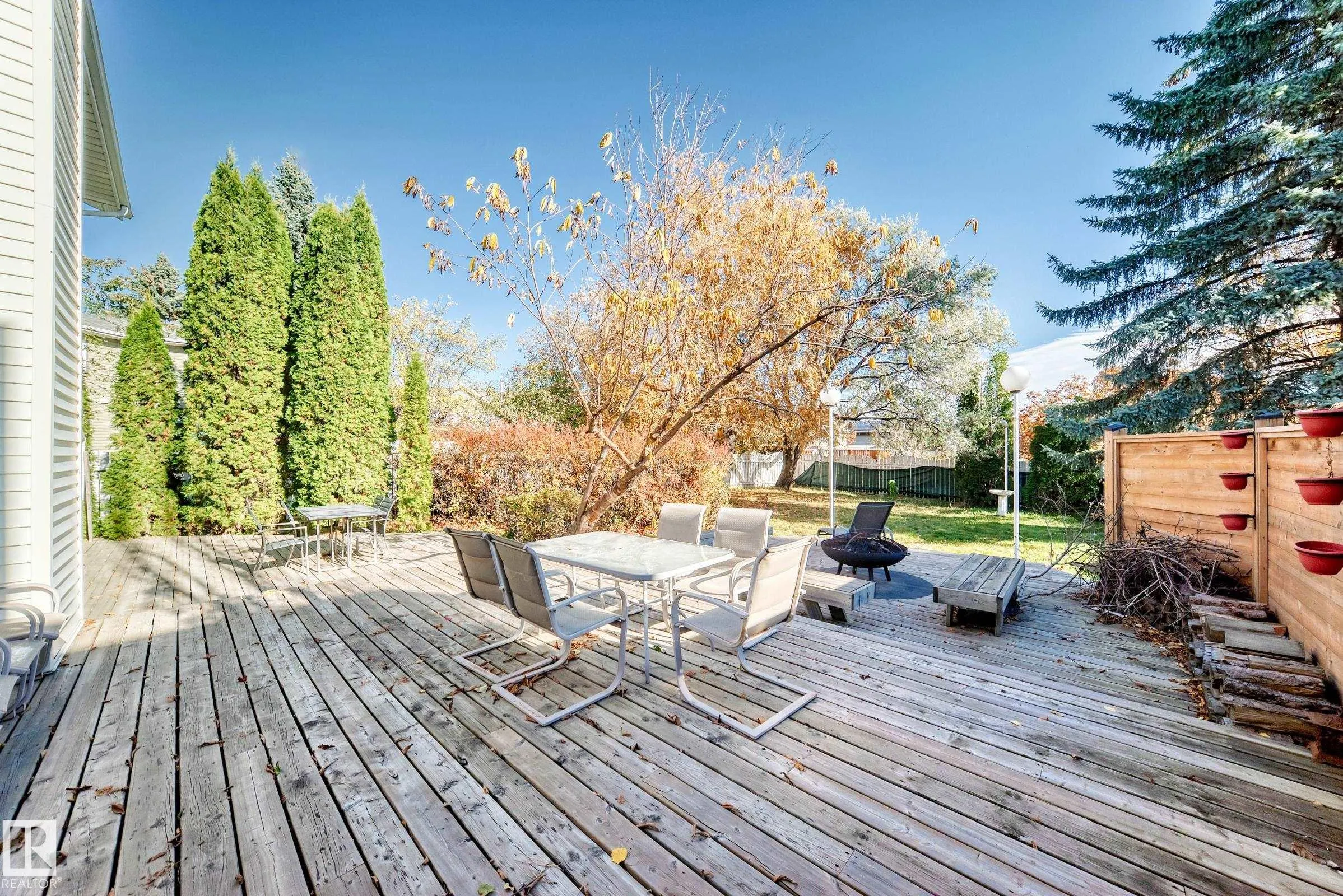 92 HOWSON Crescent