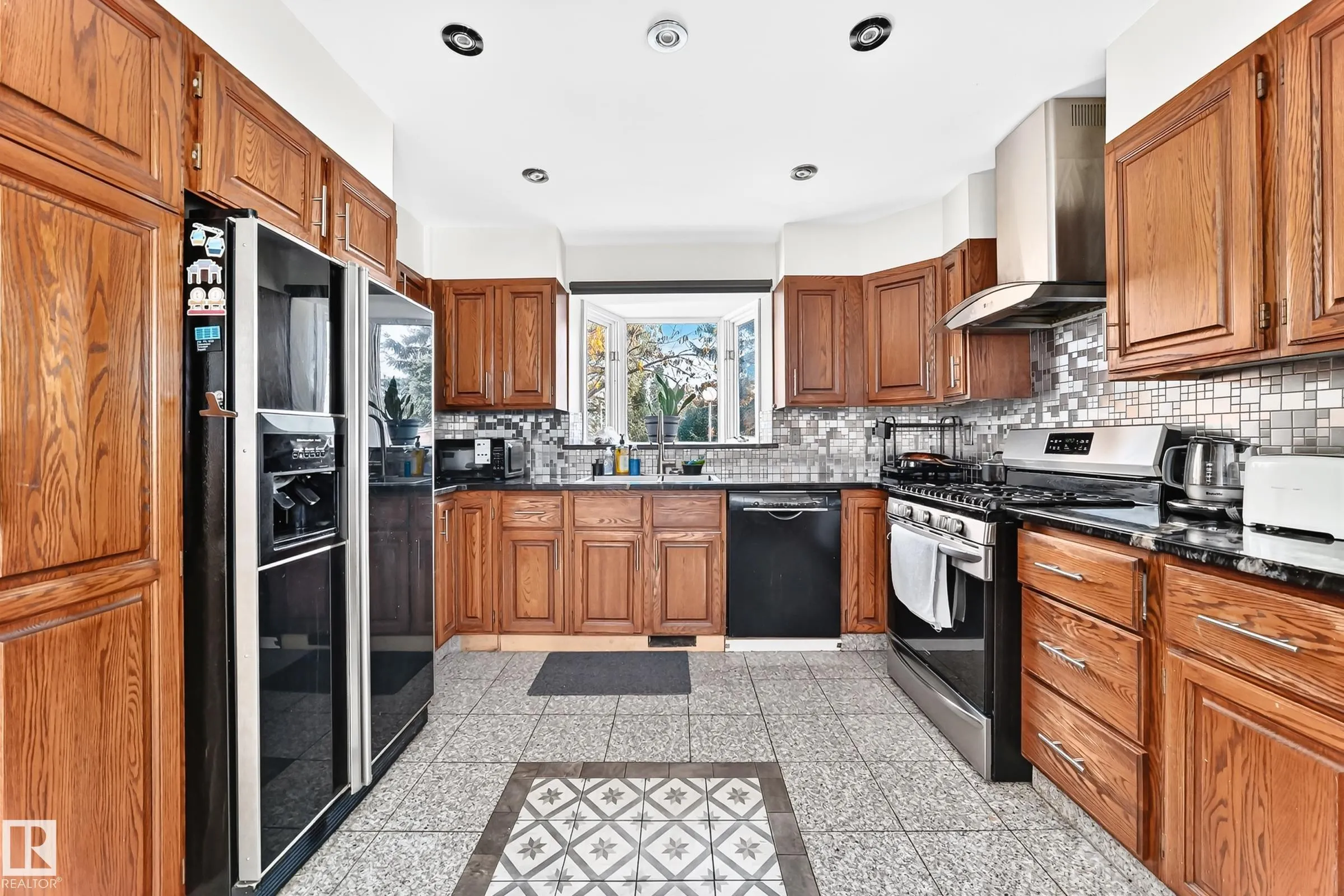 92 HOWSON Crescent