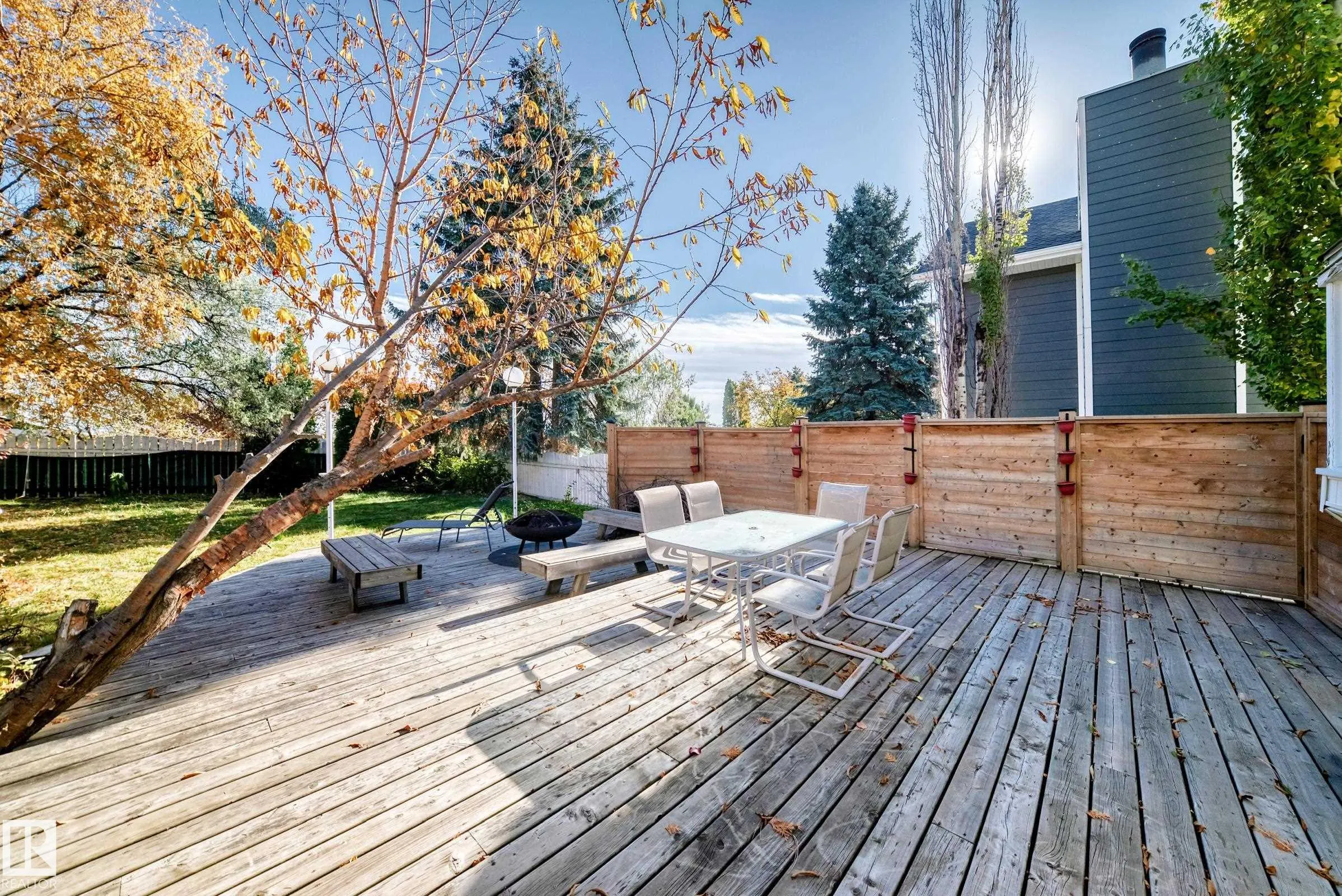 92 HOWSON Crescent