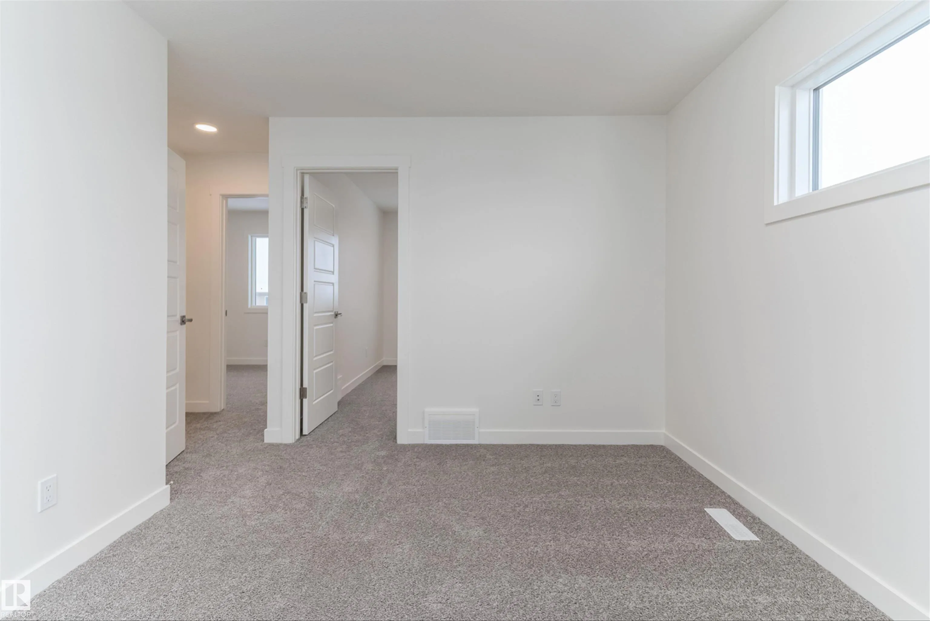 1250 MCLEOD Avenue