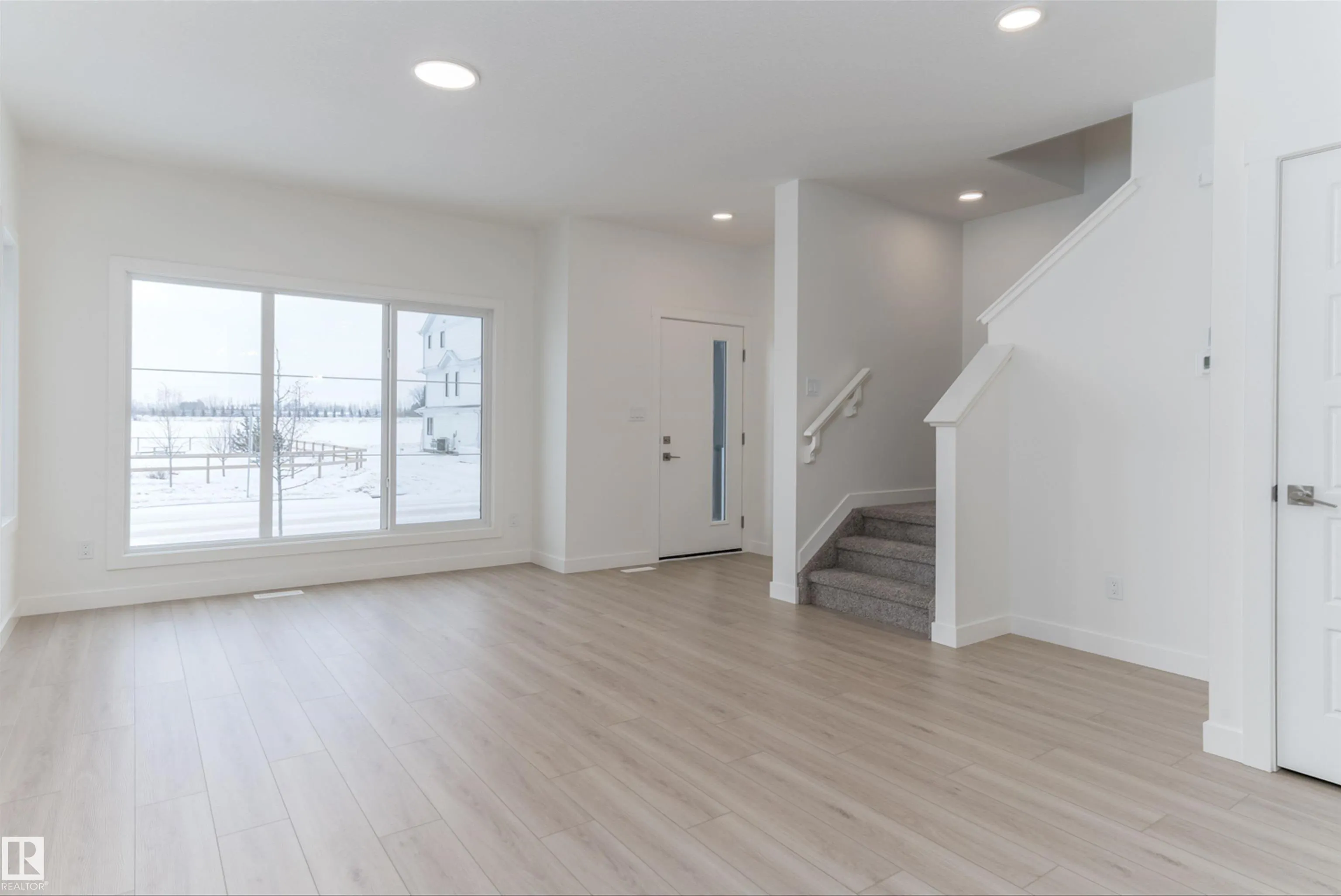 1250 MCLEOD Avenue