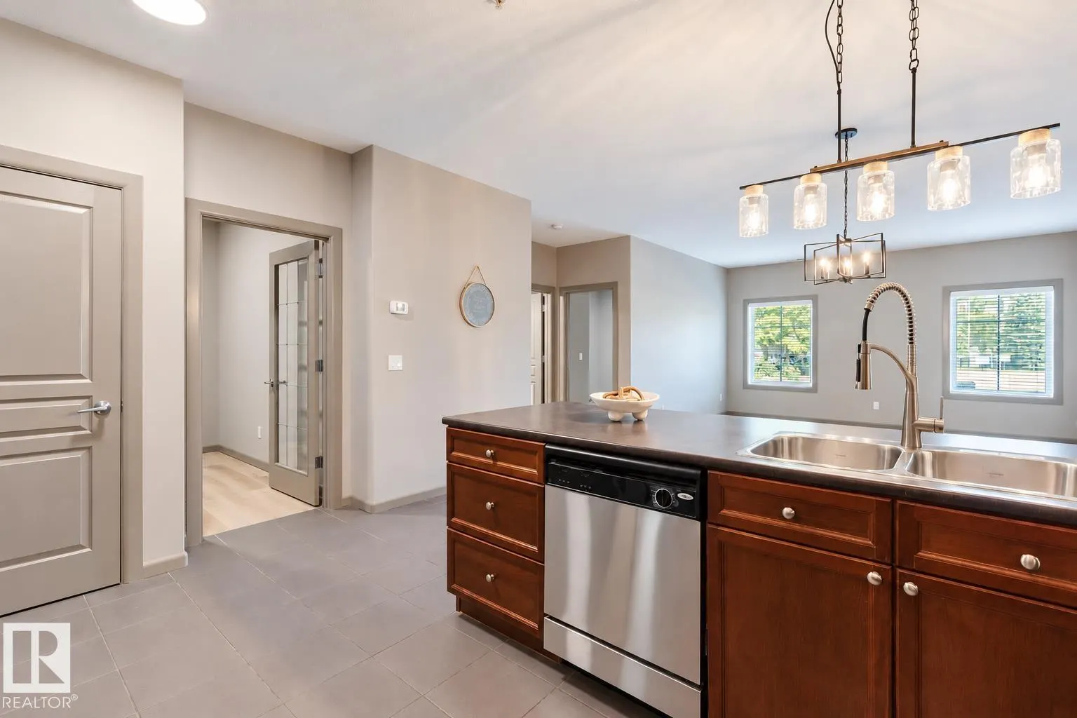 160 MAGRATH Road