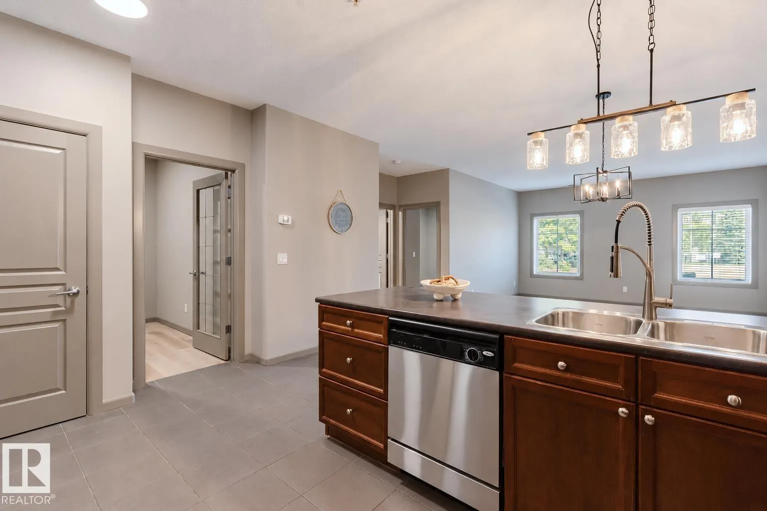 160 MAGRATH Road