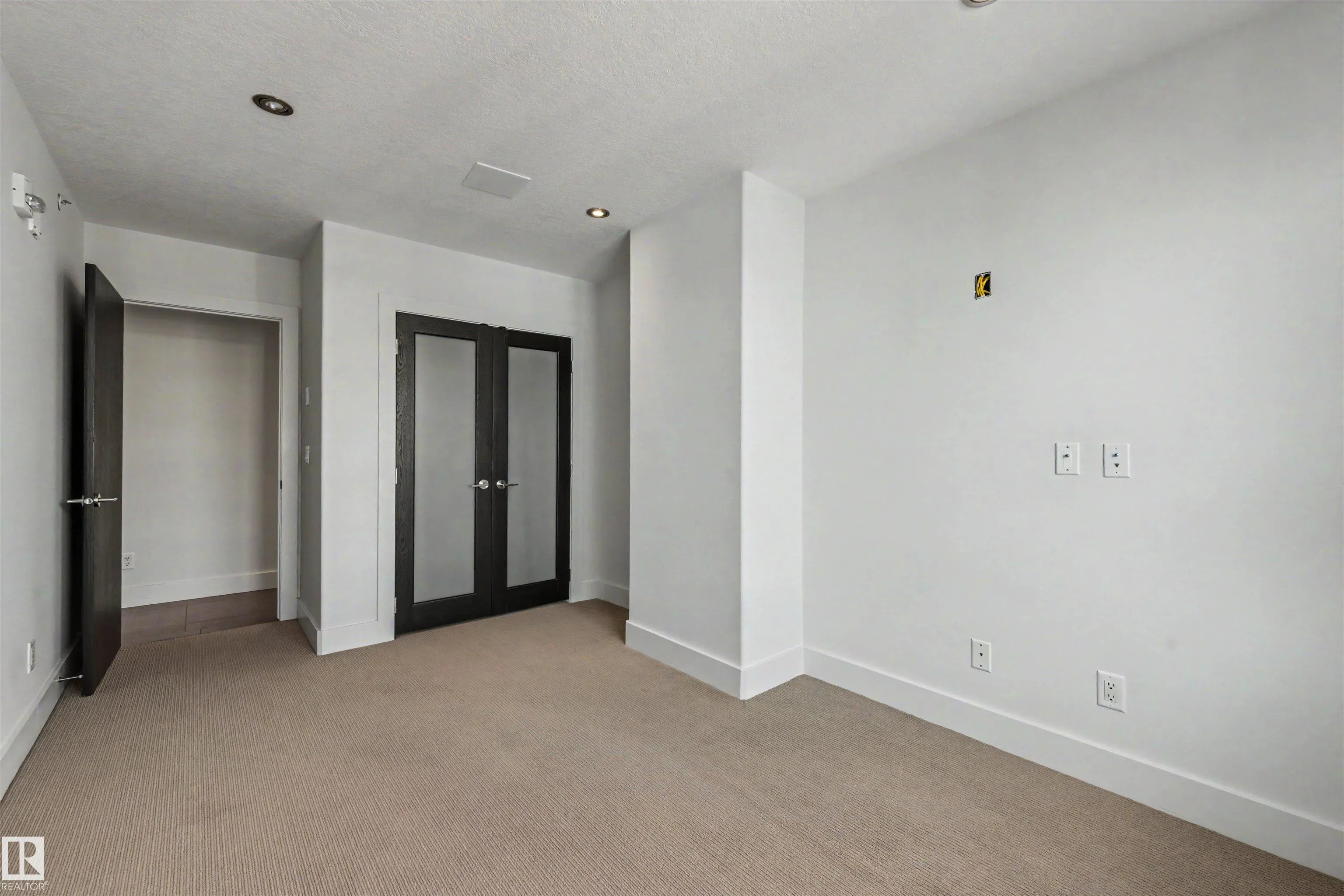 9939 109 Street