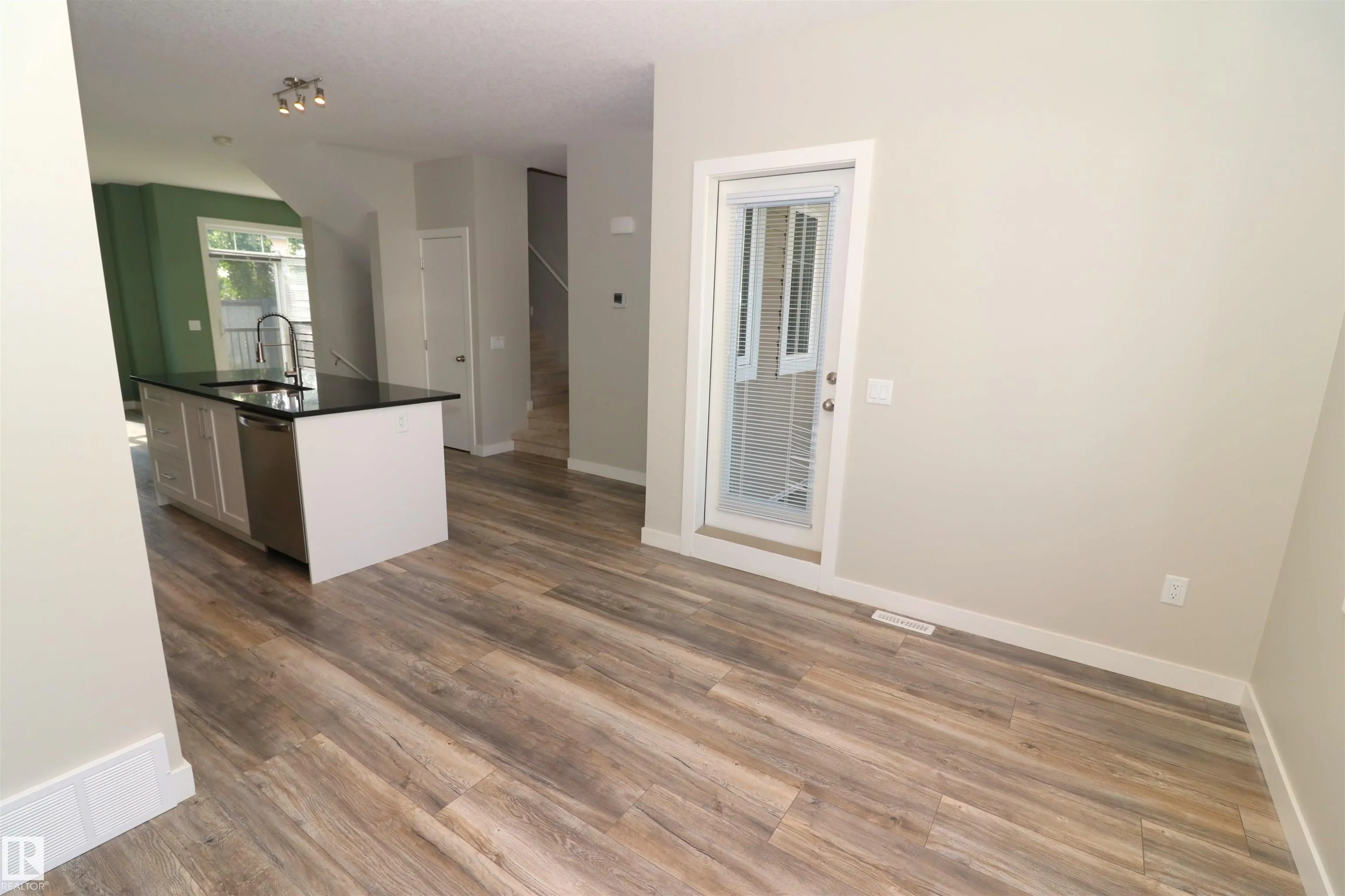 600 BELLEROSE Drive