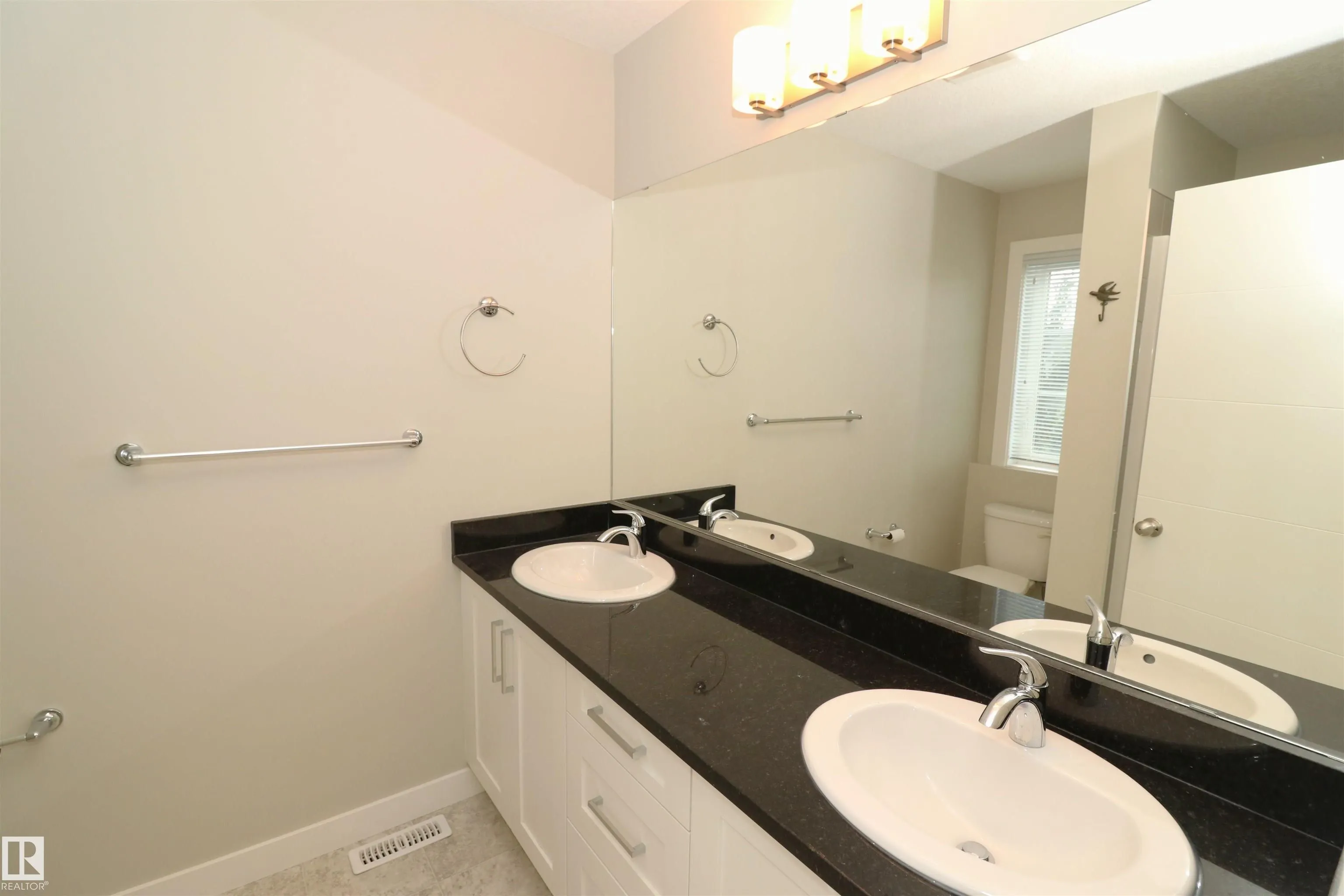 600 BELLEROSE Drive
