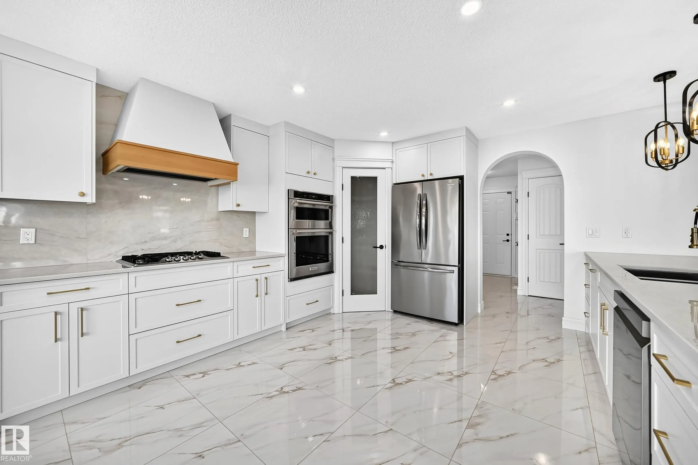 8509 SLOANE Crescent