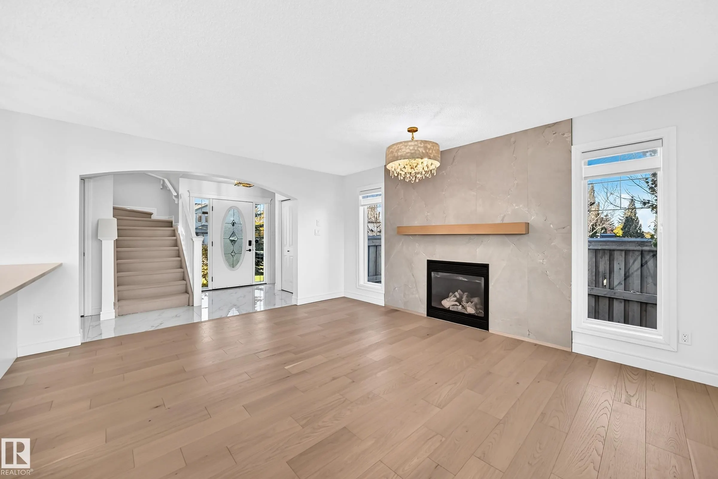 8509 SLOANE Crescent