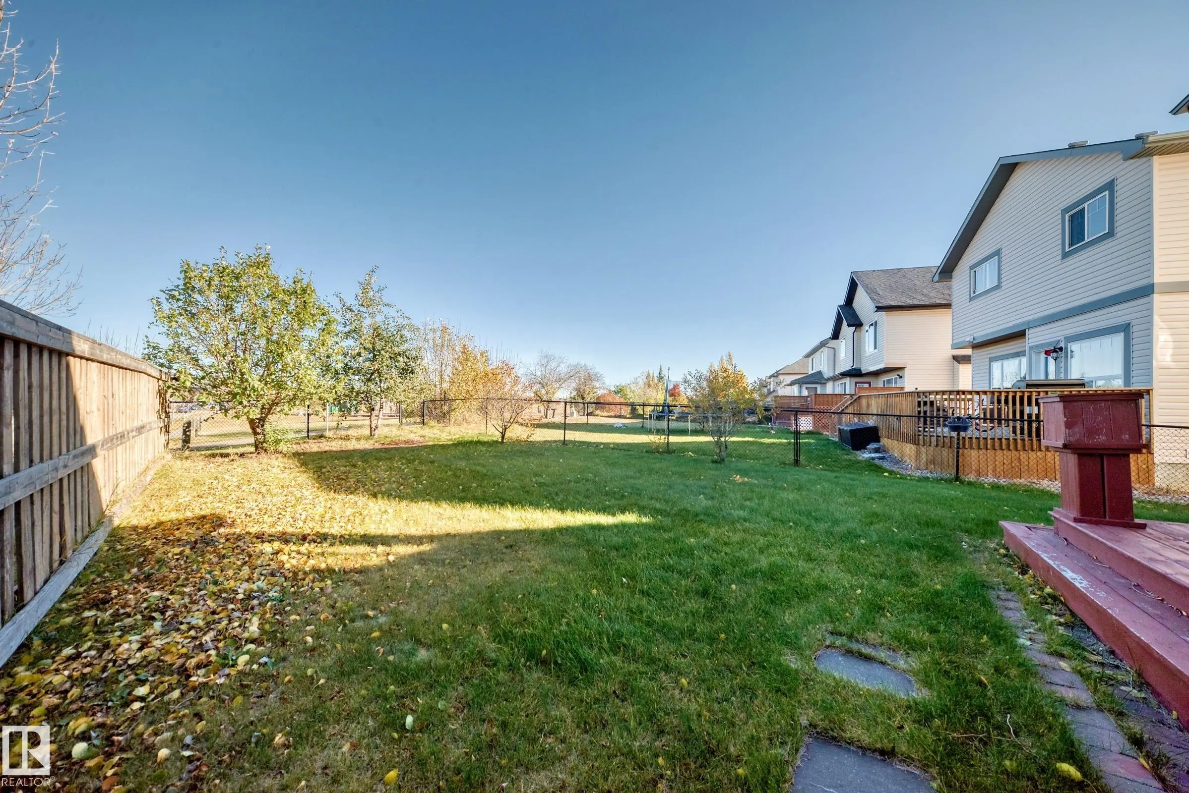 8509 SLOANE Crescent