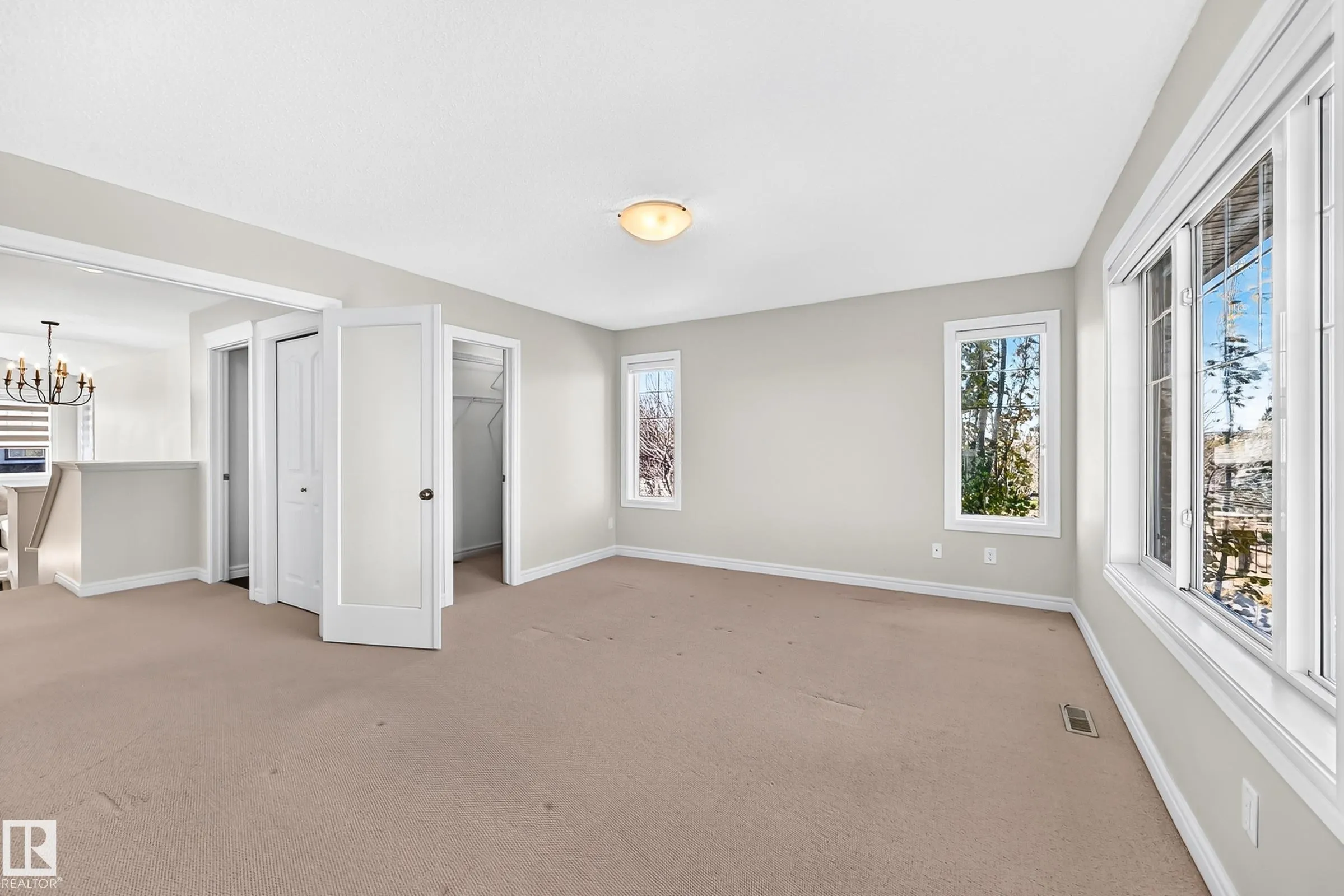 8509 SLOANE Crescent