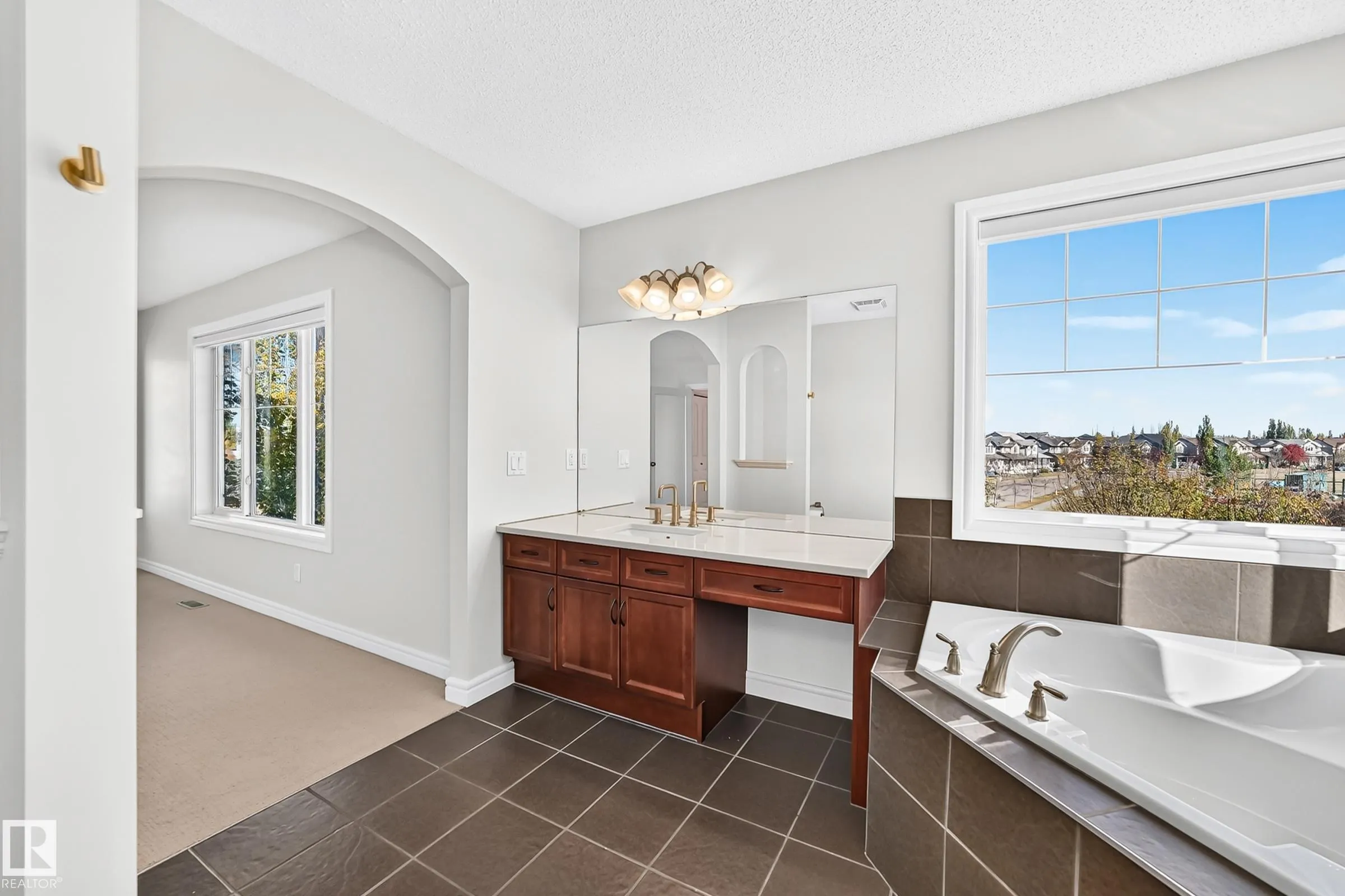 8509 SLOANE Crescent