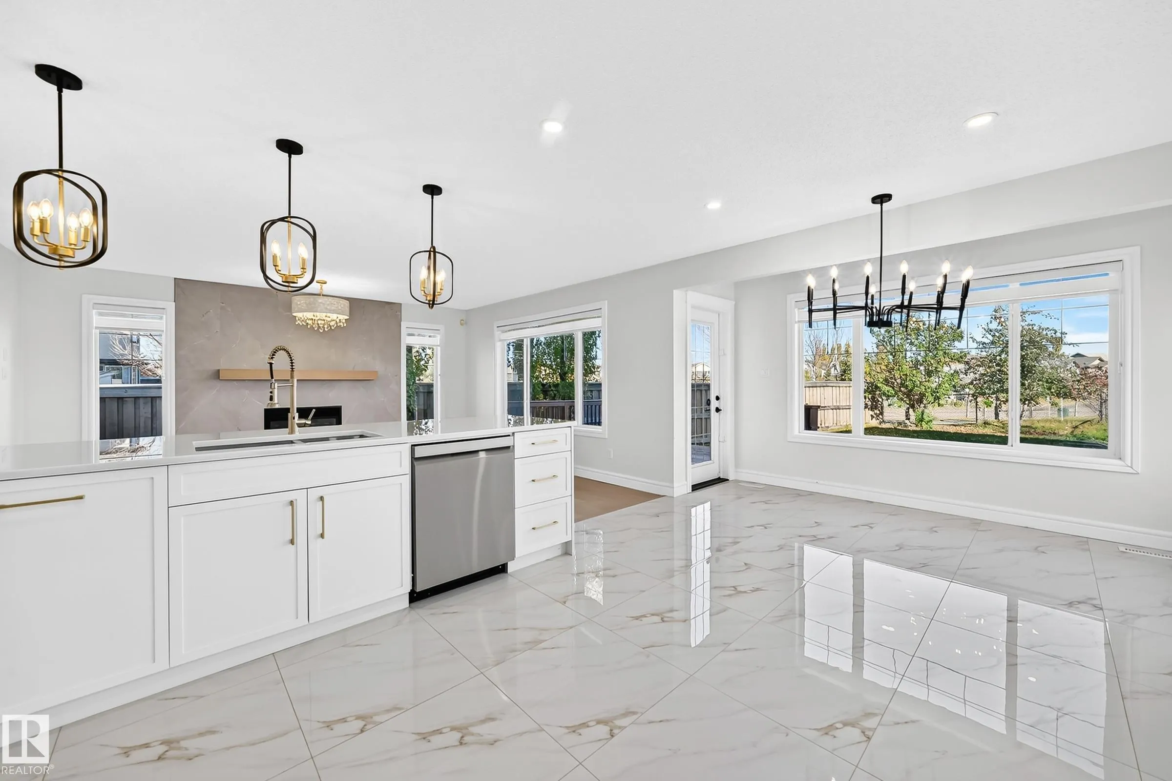 8509 SLOANE Crescent