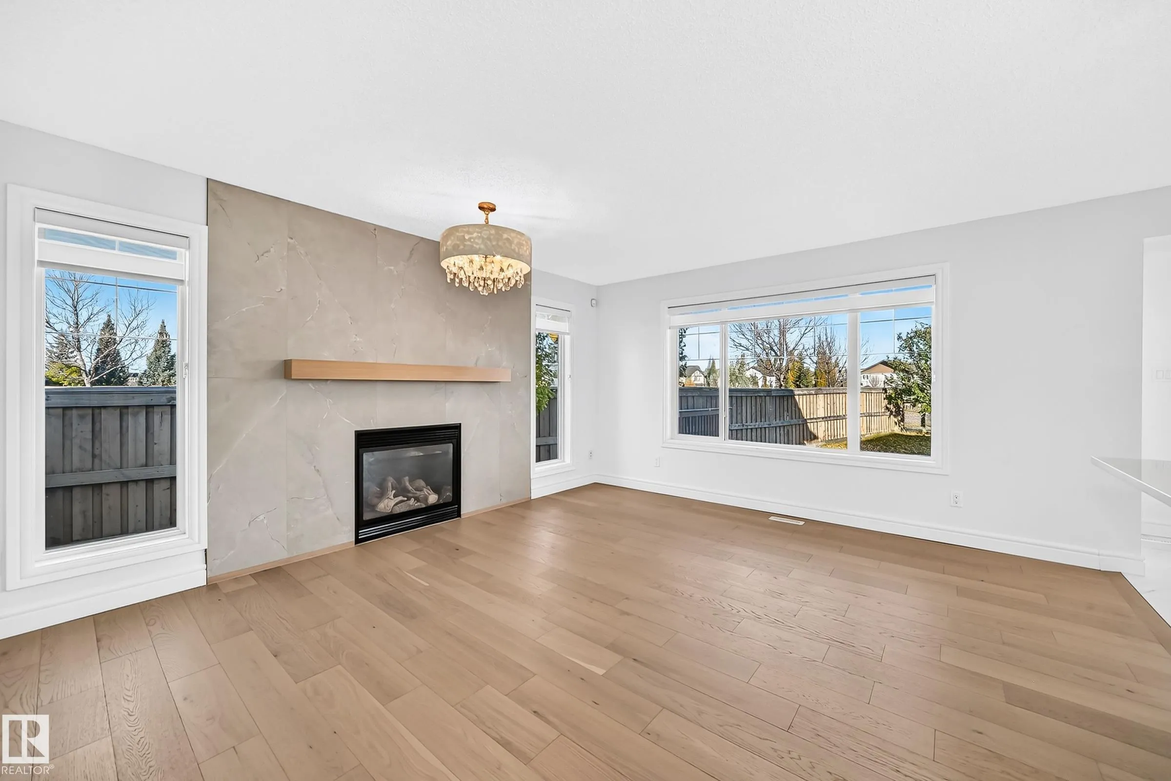 8509 SLOANE Crescent