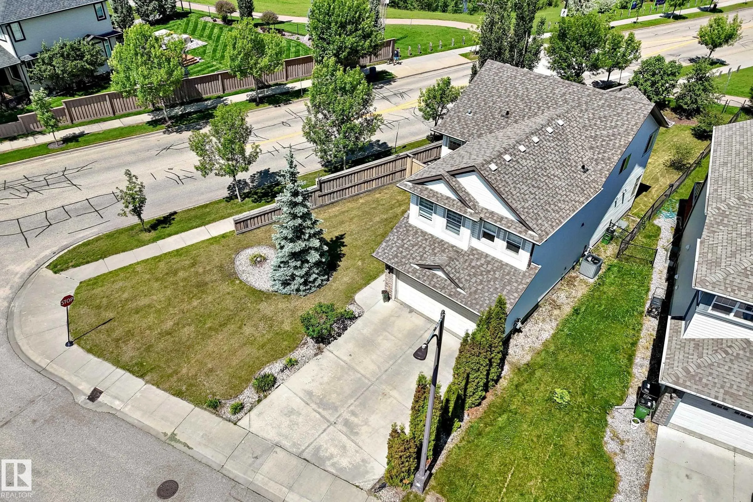 8509 SLOANE Crescent