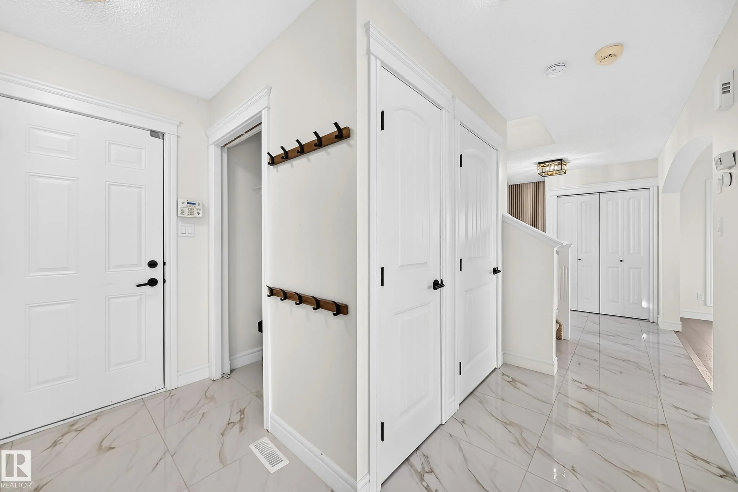 8509 SLOANE Crescent