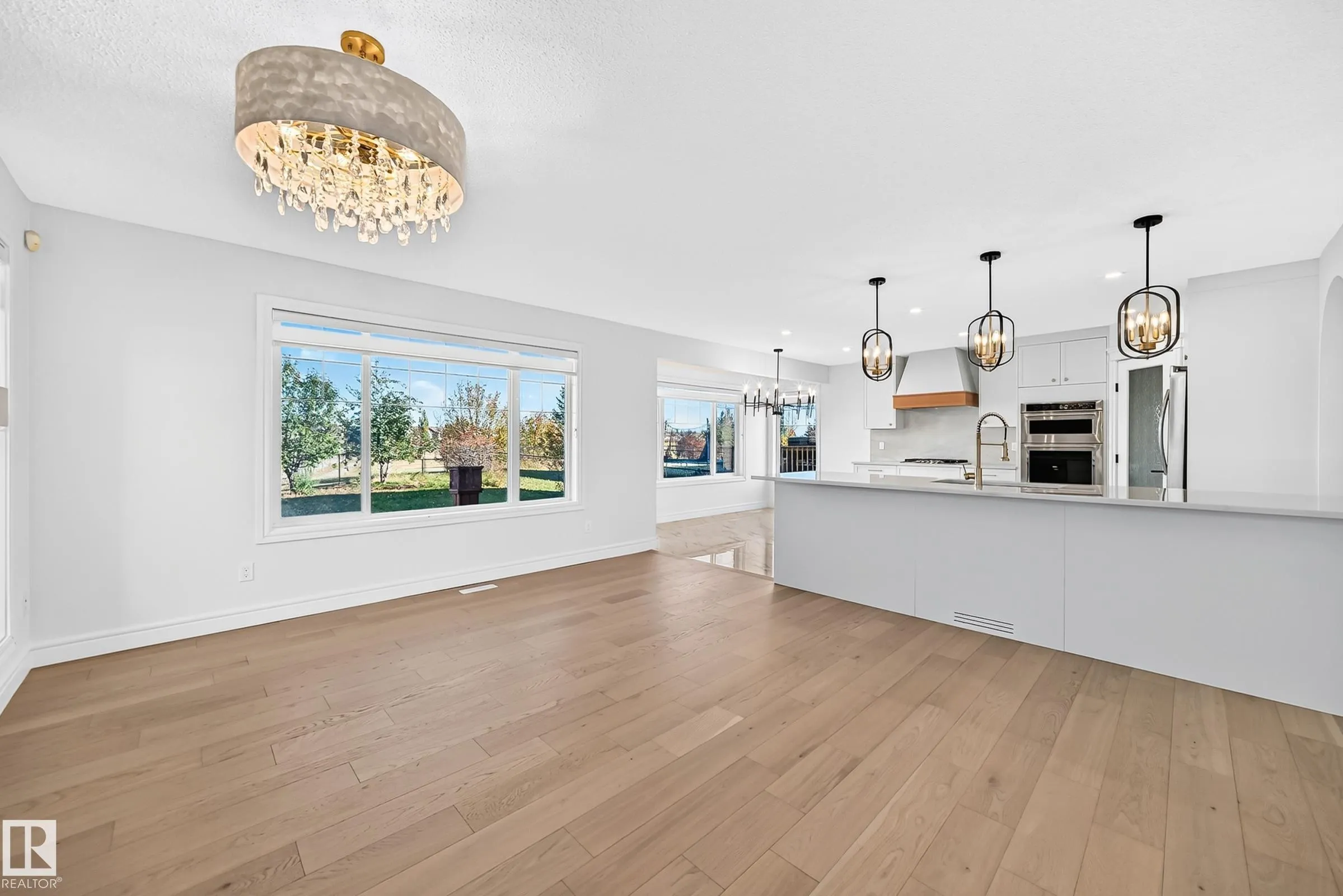 8509 SLOANE Crescent
