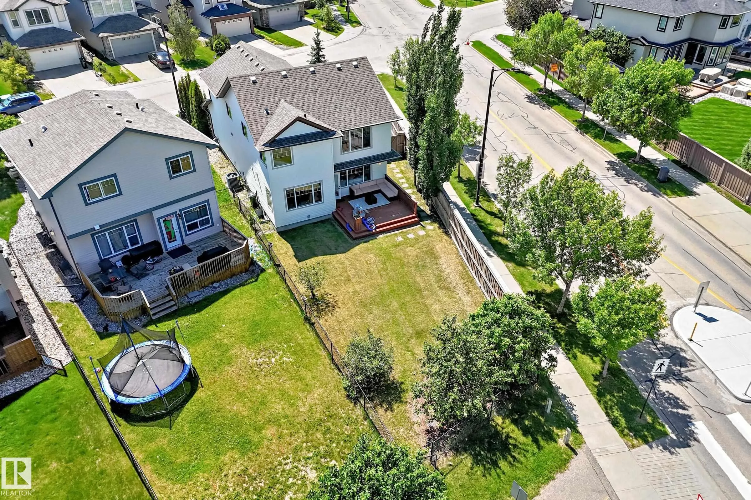 8509 SLOANE Crescent