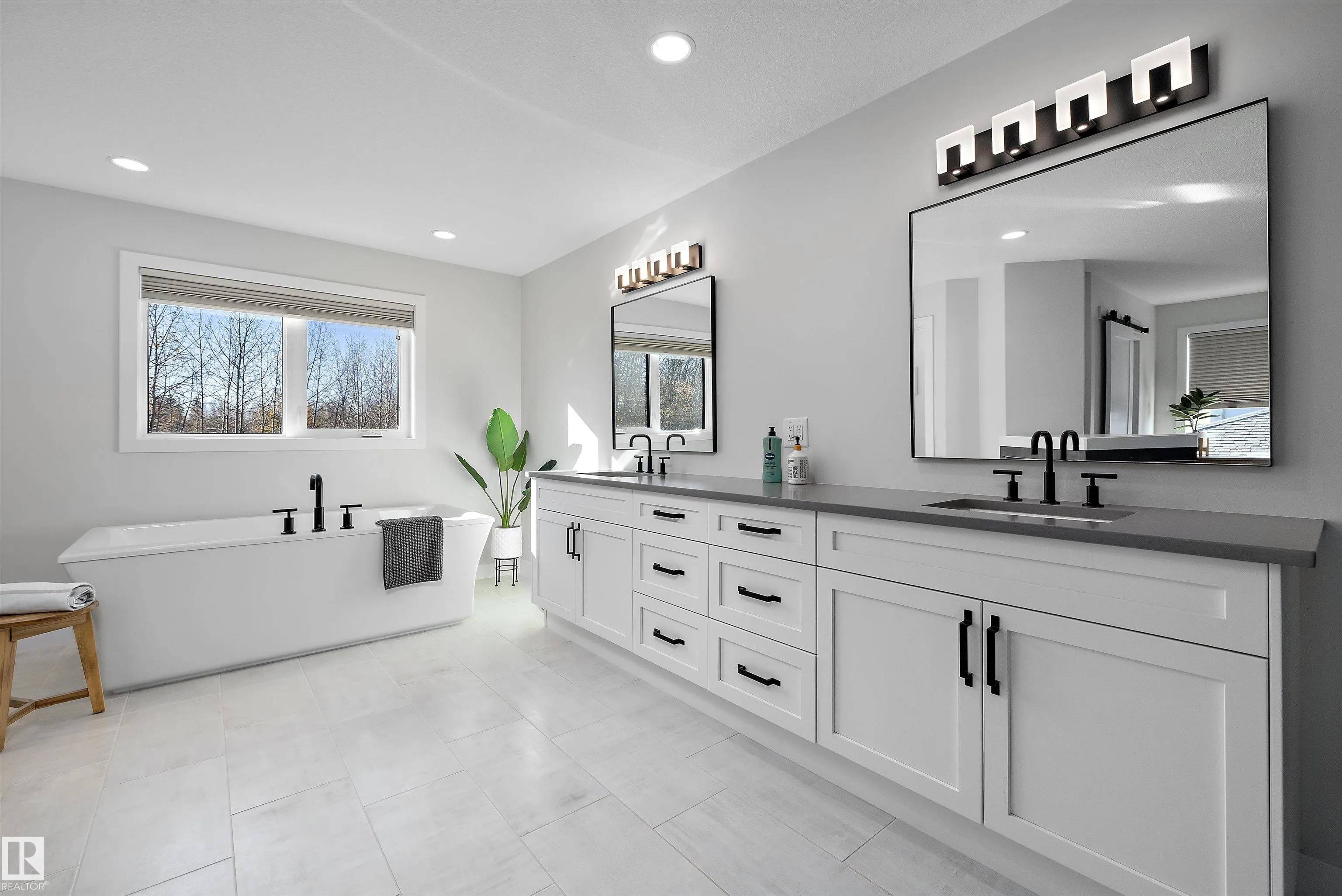 61 RYBURY Crest