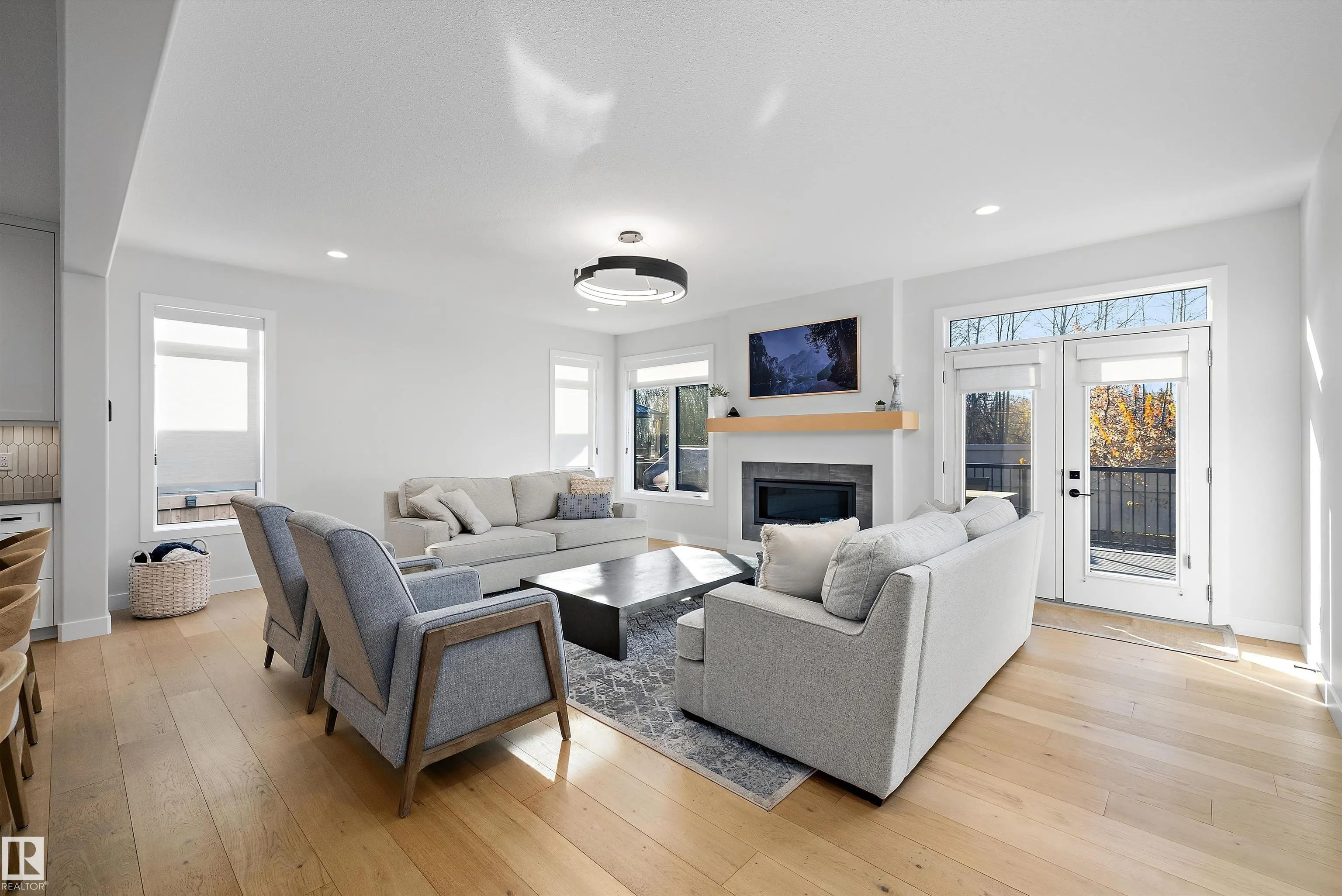 61 RYBURY Crest