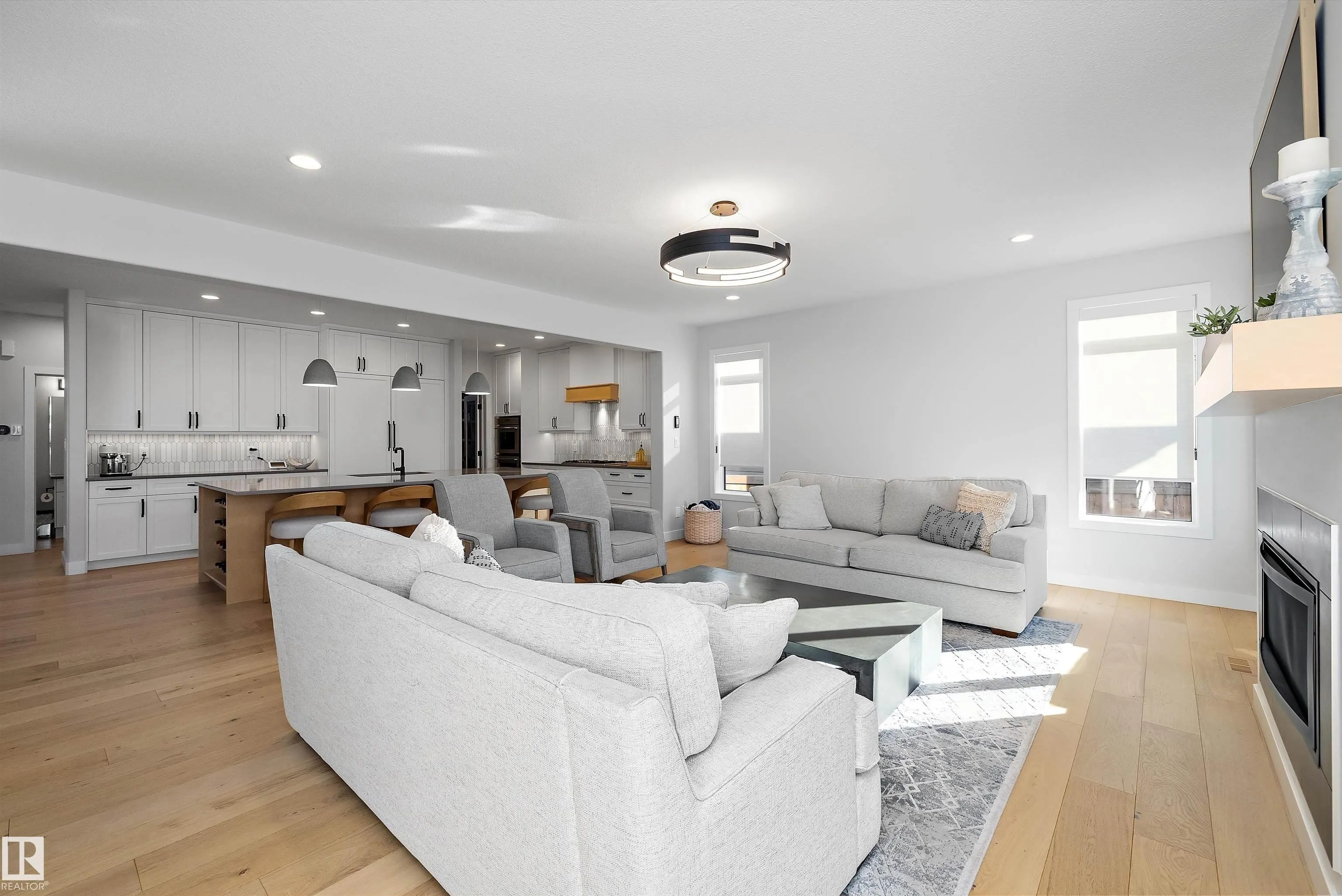 61 RYBURY Crest