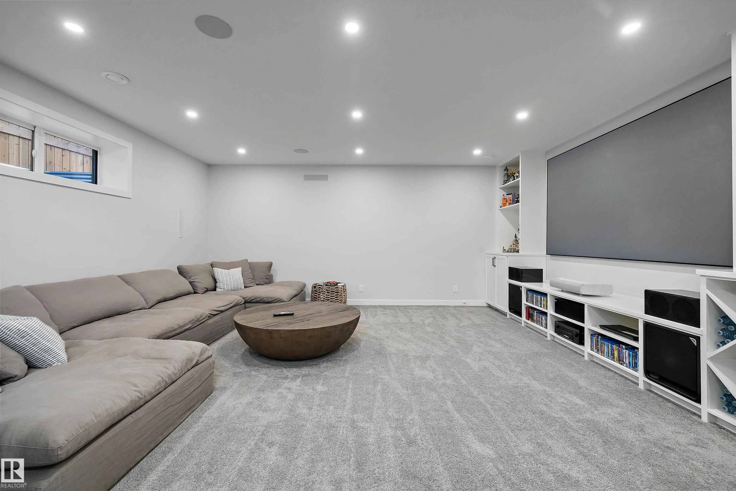 61 RYBURY Crest
